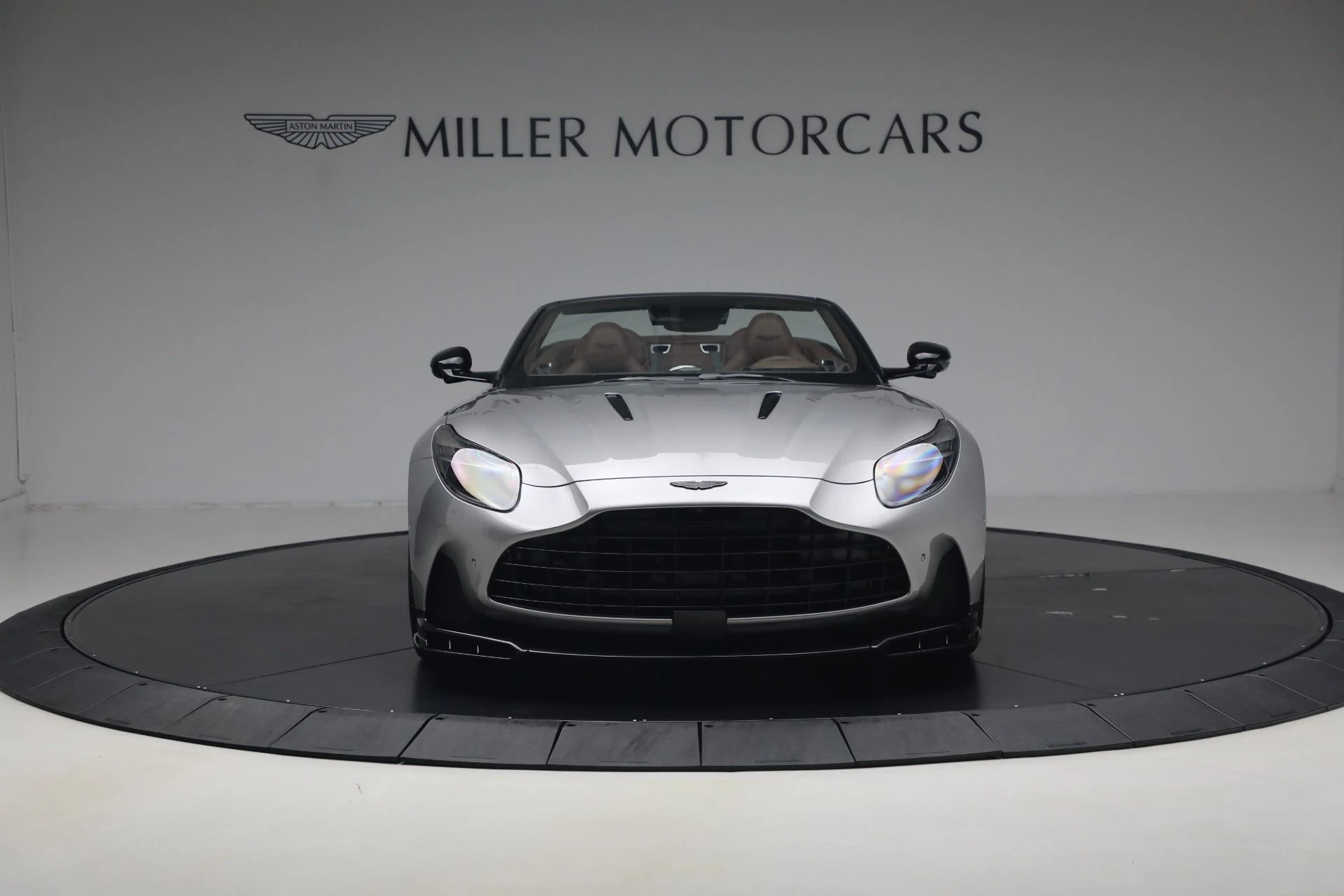 mph011_234514991_New_2026_Aston_Martin_DB_12_S_Volante_1781361339_5367e42627