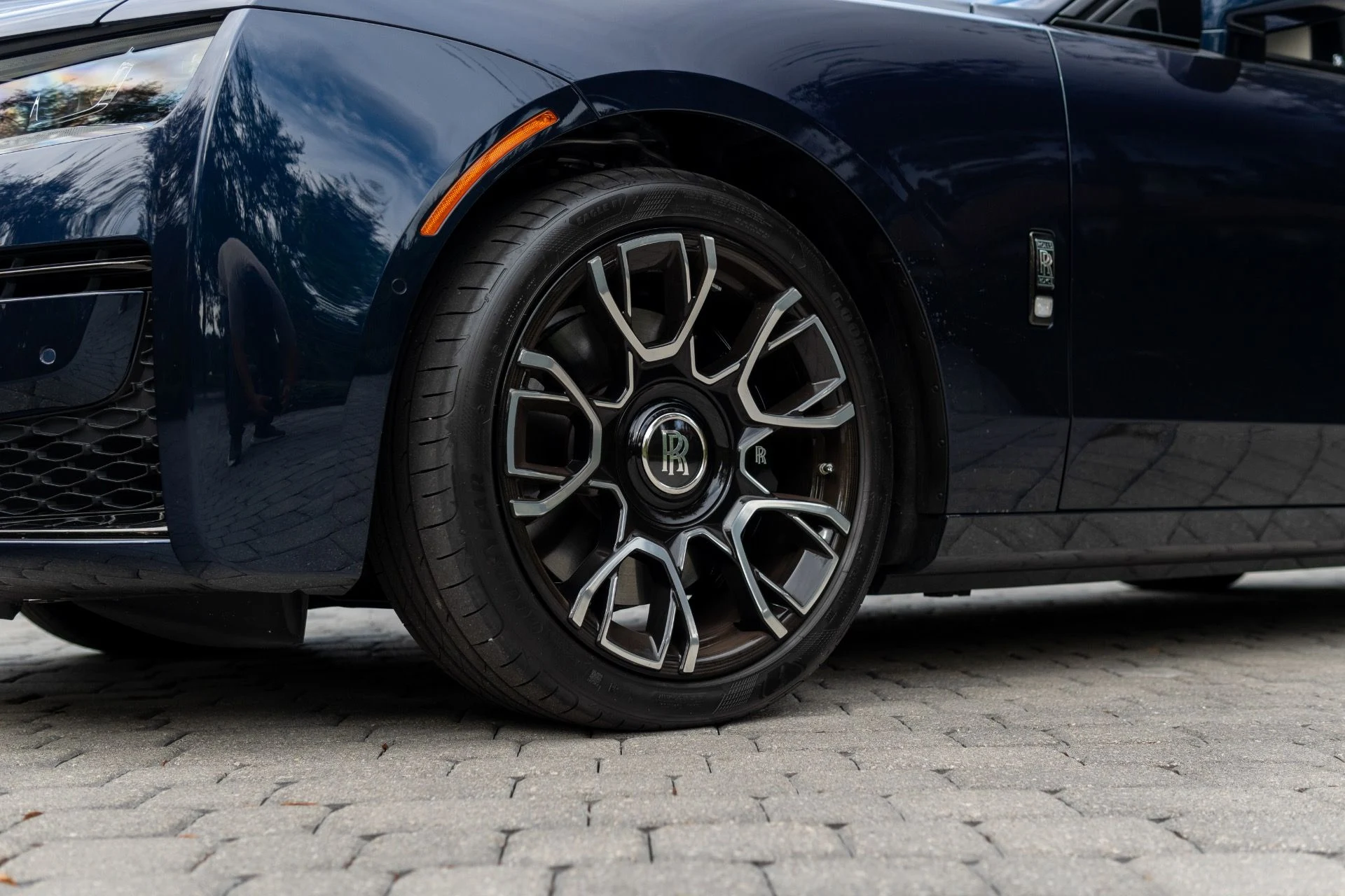mph011_2348934626_Used_2023_Rolls_Royce_Black_Badge_Ghost_1765569637_279d7d25a5