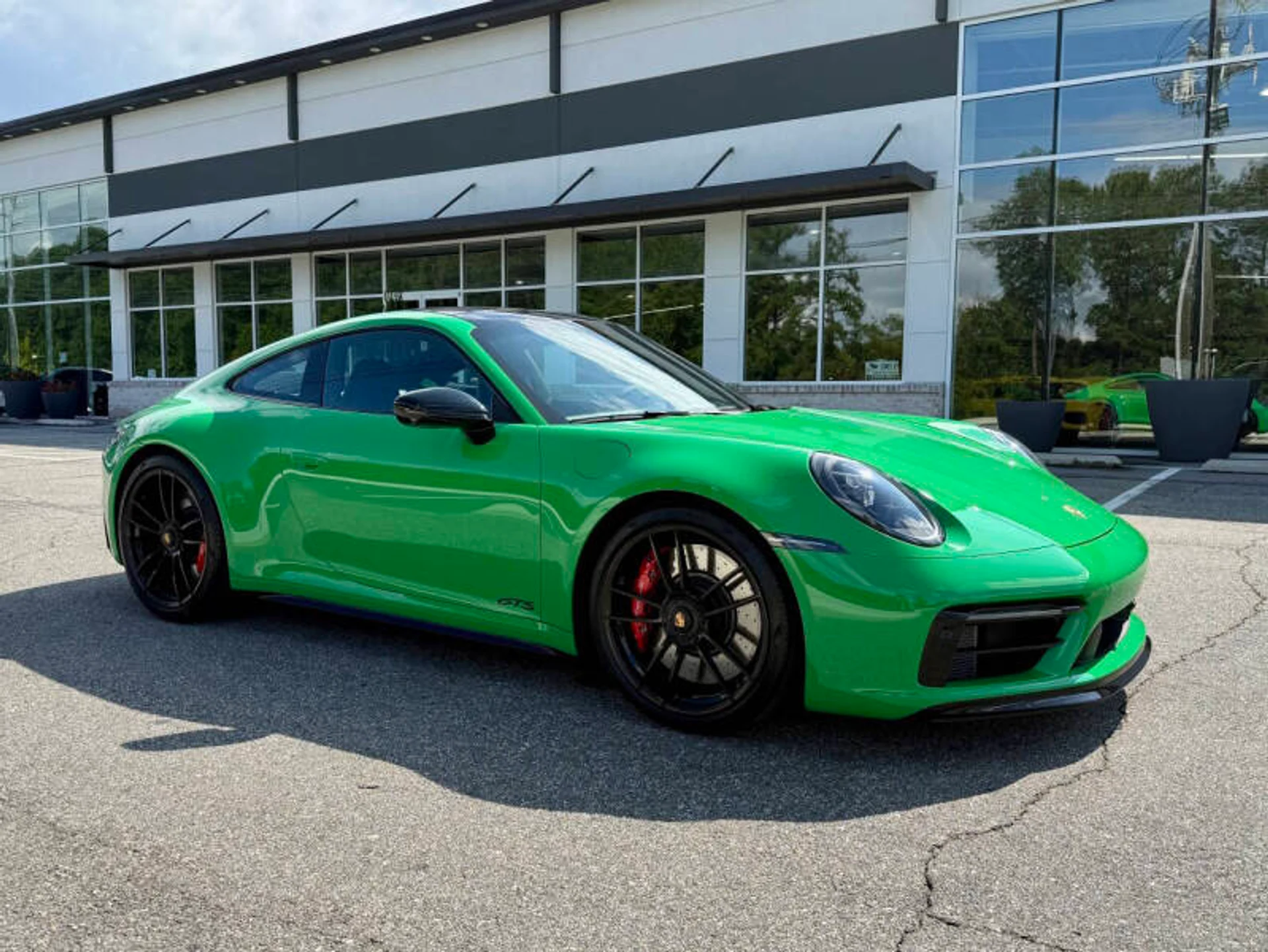 mph011_2350197548_2022_porsche_911_carrera_4_gts_awd_2dr_coupe_68cc2bfd97