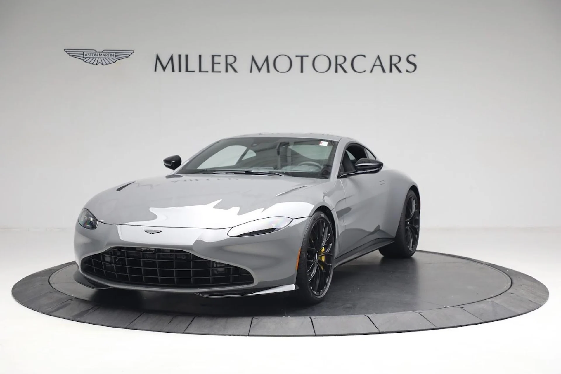 mph011_2351549087_Used_2023_Aston_Martin_Vantage_V8_5ed6102e8a