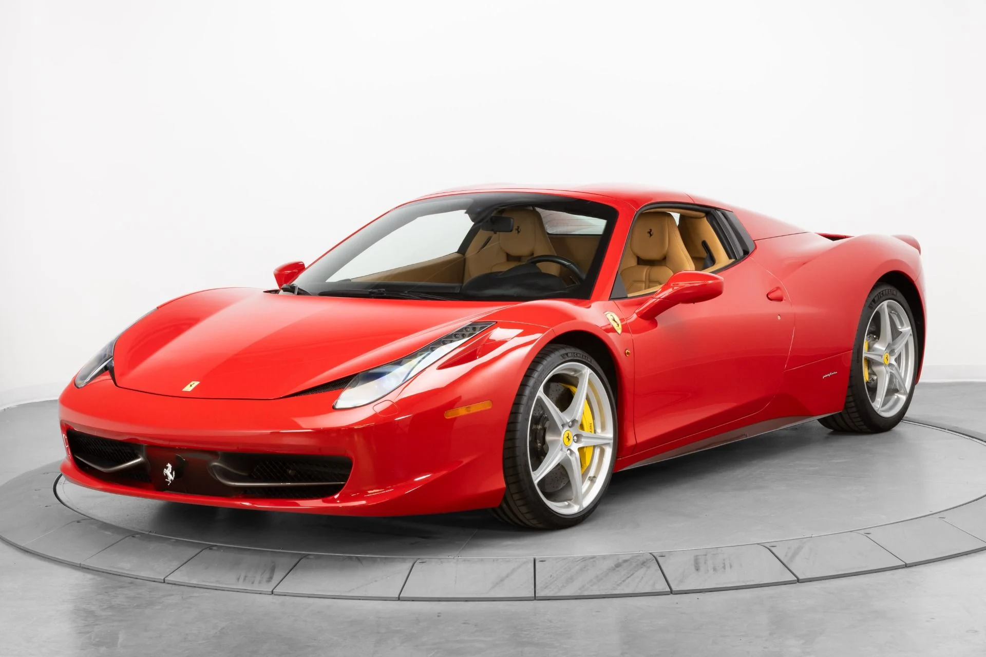 mph011_2362093557_Used_2014_Ferrari_458_Spider_1781623433_ae4cb3268c