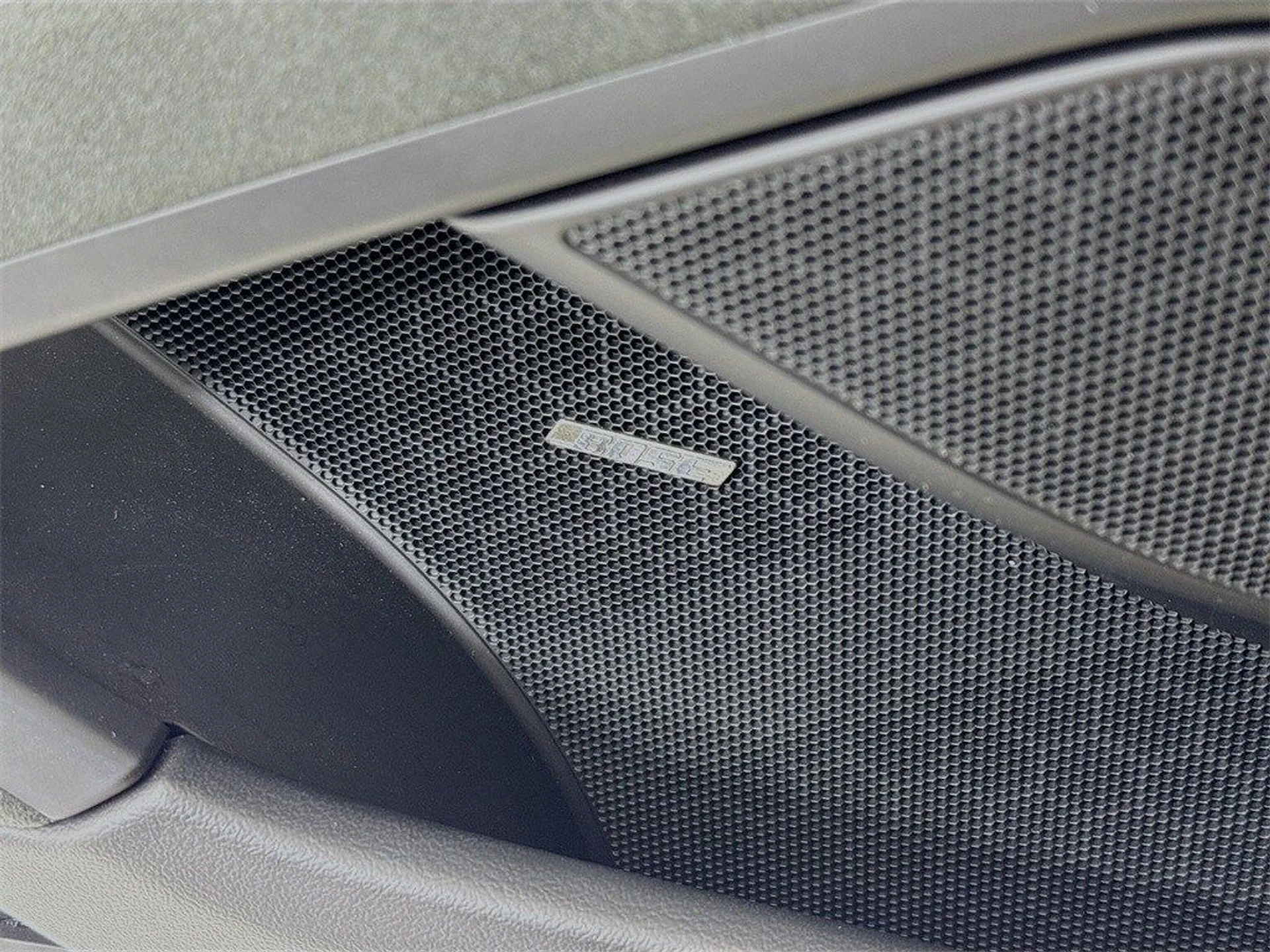 mph011_236517695_b81d9ed1f601fa3ccd42eab996af7360x_92851b4527