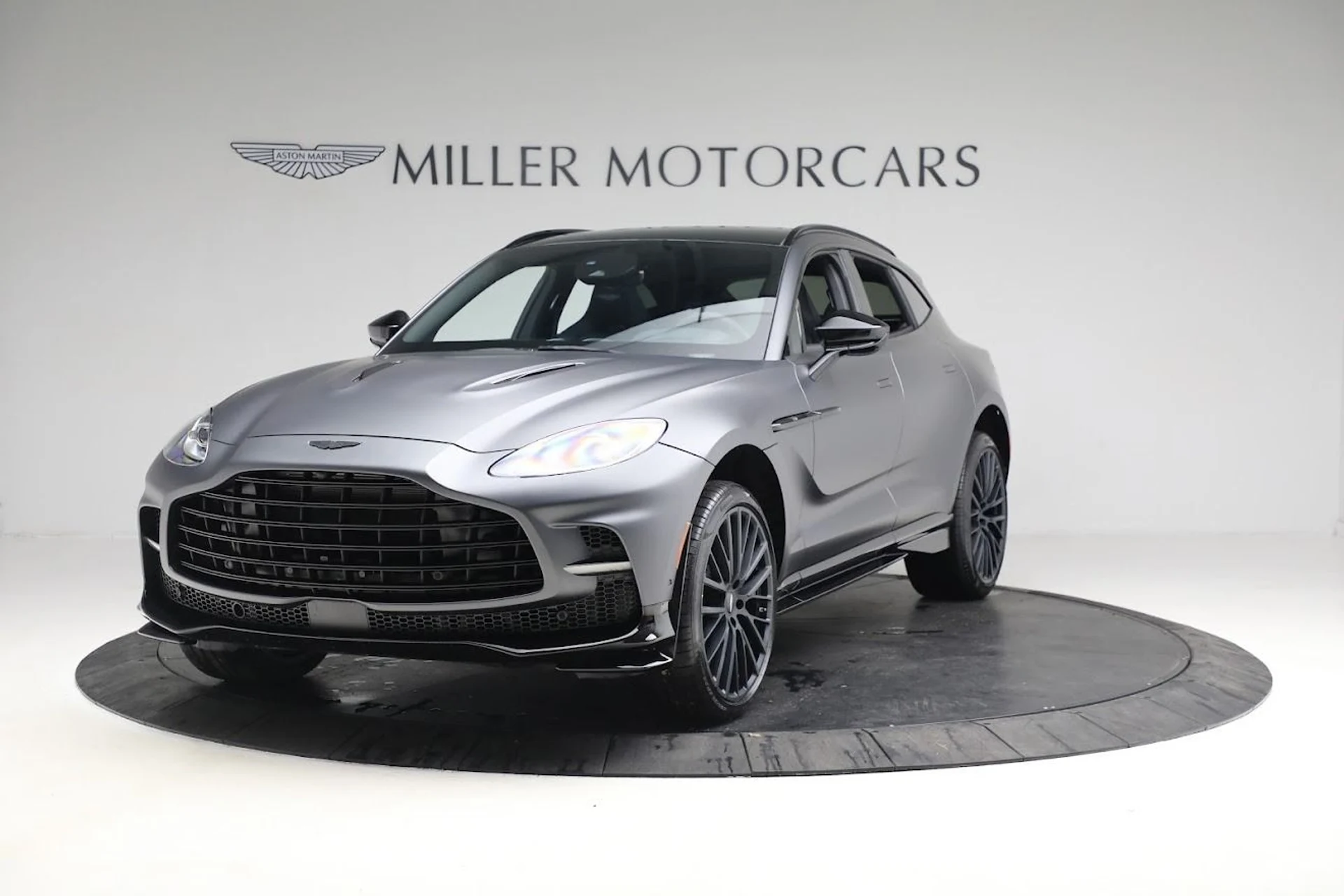 mph011_2366104166_Used_2023_Aston_Martin_DBX_707_1682624534_786b1a095e