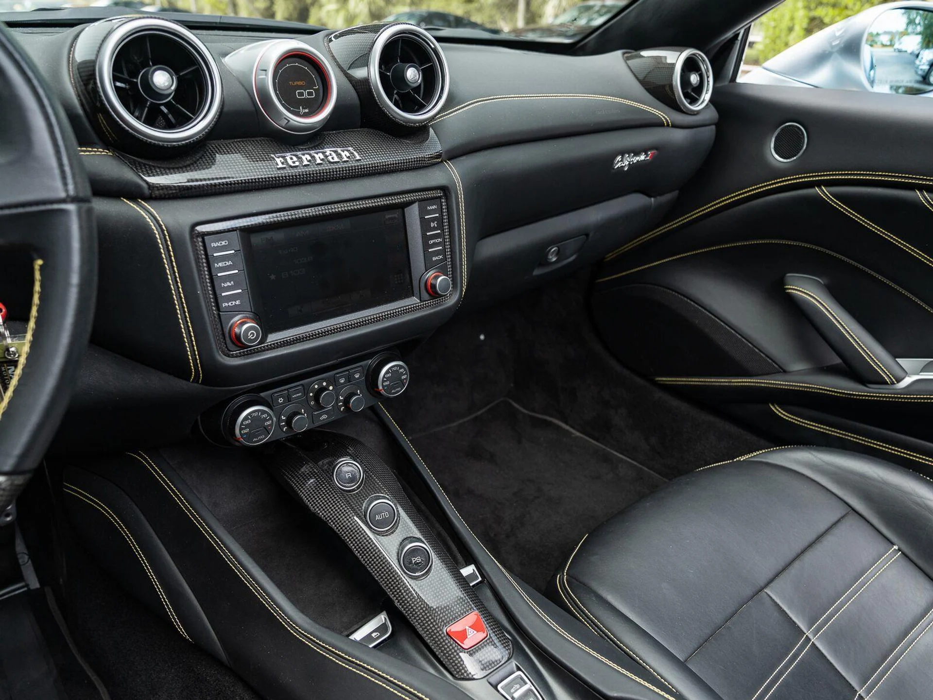 mph011_2377186593_Used_2016_Ferrari_California_T_1785949655_99c73d1745