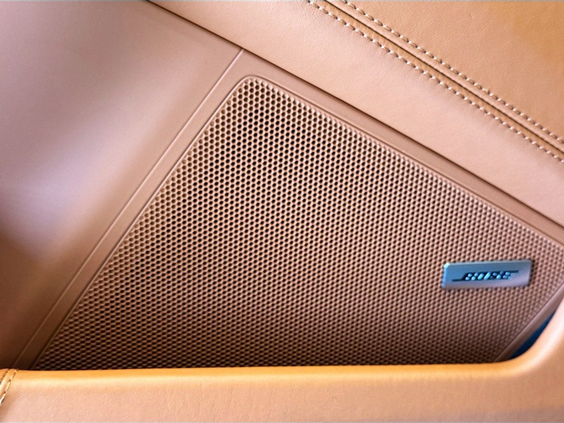 mph011_2379119276_286f13fb9a38b1930e31220f6d6288fb_5a49fbad3b