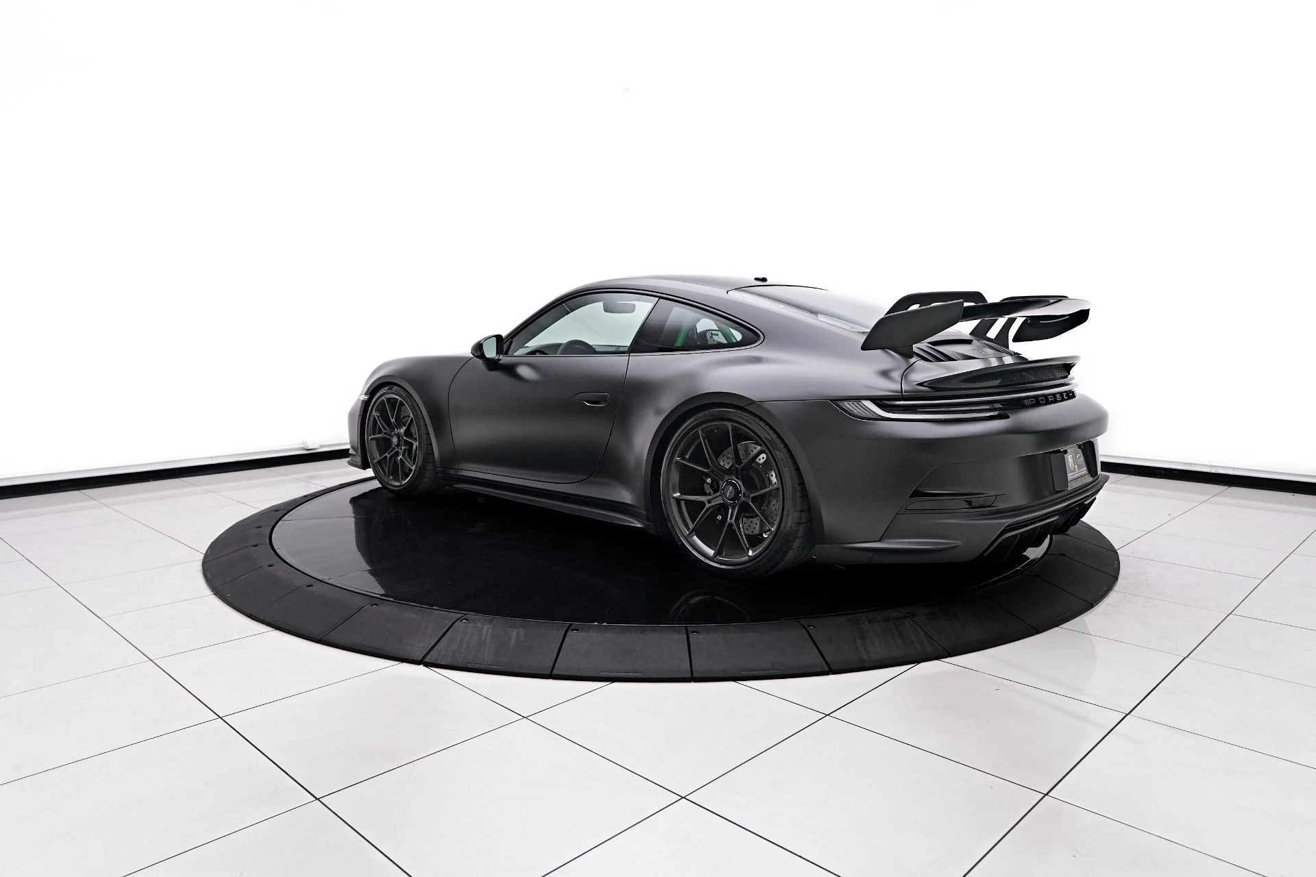mph011_2381357819_Used_2022_Porsche_911_GT_3_1755812583_728296a128