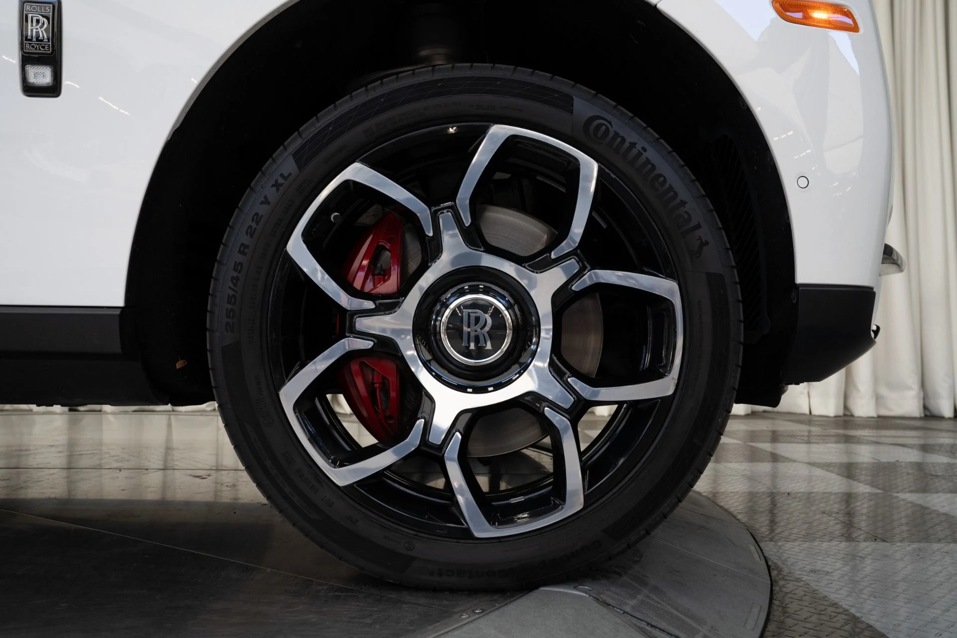 mph011_2384905567_Used_2023_Rolls_Royce_Cullinan_Black_Badge_Two_Tone_Interior_Starlight_Headliner_1762810213_e7dd860210