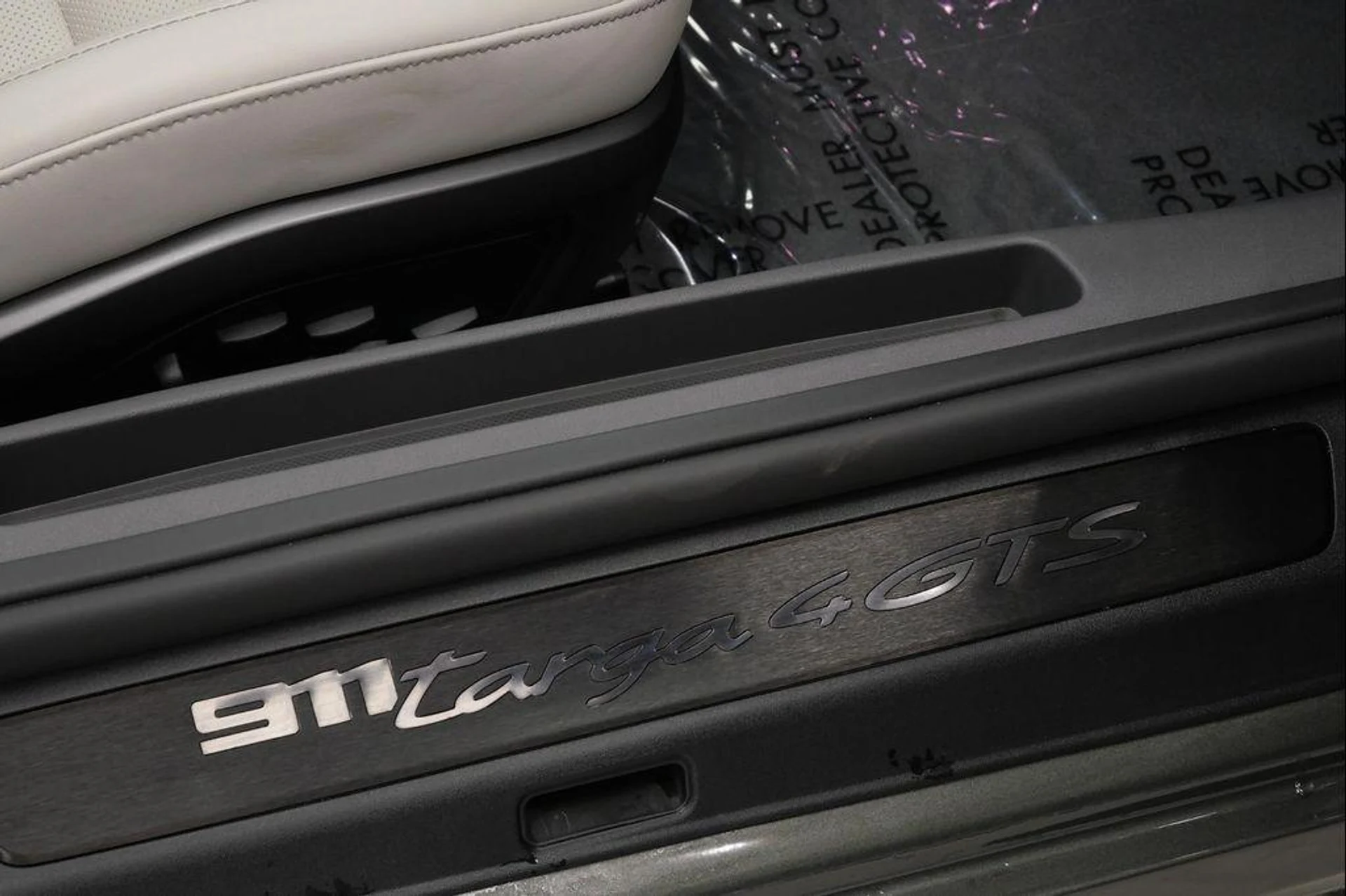 mph011_2386339210_tt_Fh6lg_ETI_Ctd_e_J_Usm_Vvw_f_34_2374b0562a