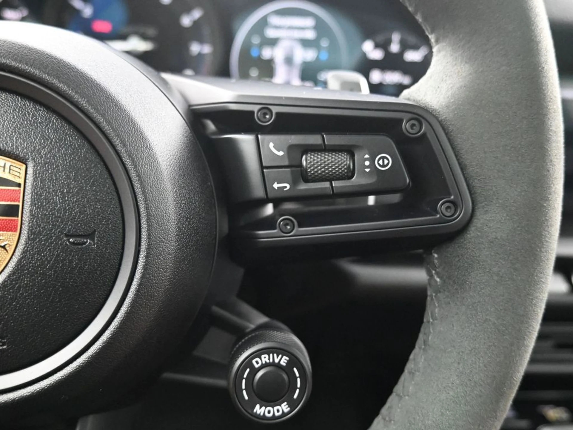 mph011_2398713775_6410bf7398d1eb58581129a3bf361b7f_4602636ffd