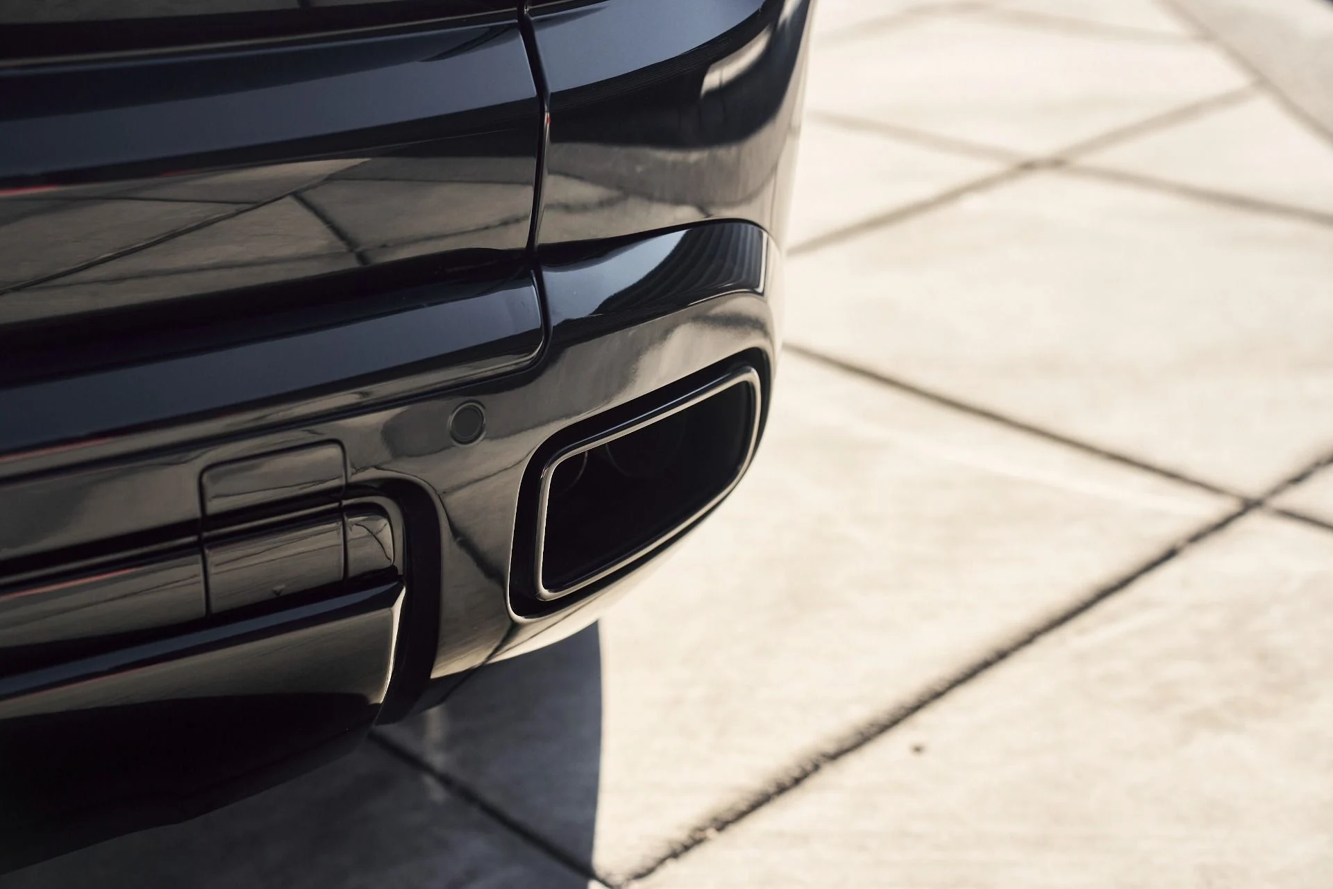 mph011_2399444708_Used_2019_Rolls_Royce_Cullinan_Base_1764382649_068218b113