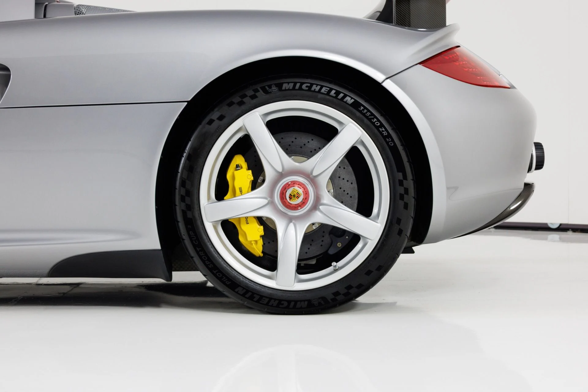 mph011_240075841_Used_2004_Porsche_Carrera_GT_1780937853_c0b4be1408