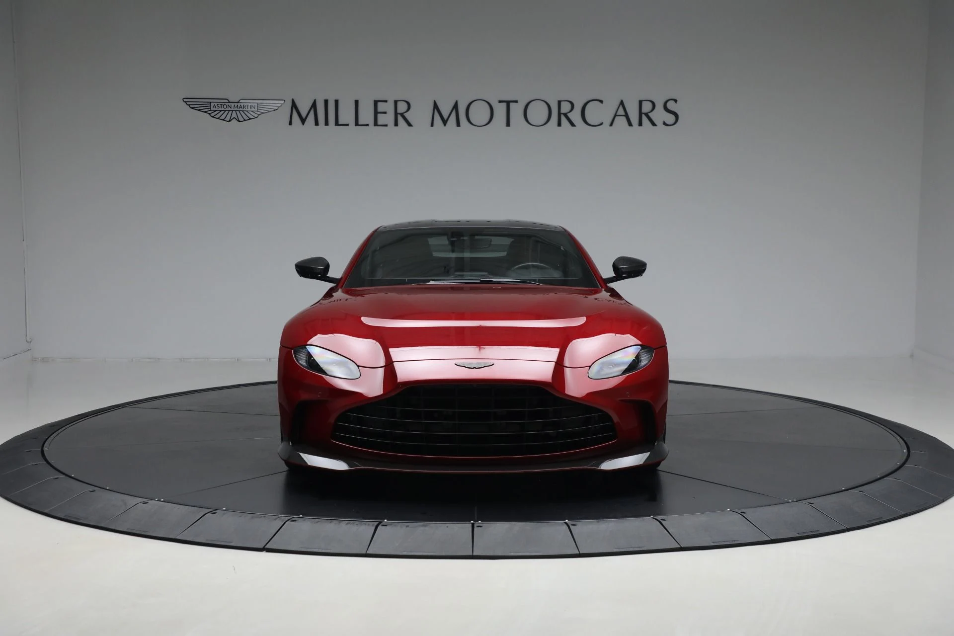 mph011_240143353_Used_2023_Aston_Martin_Vantage_V12_e81041d78d