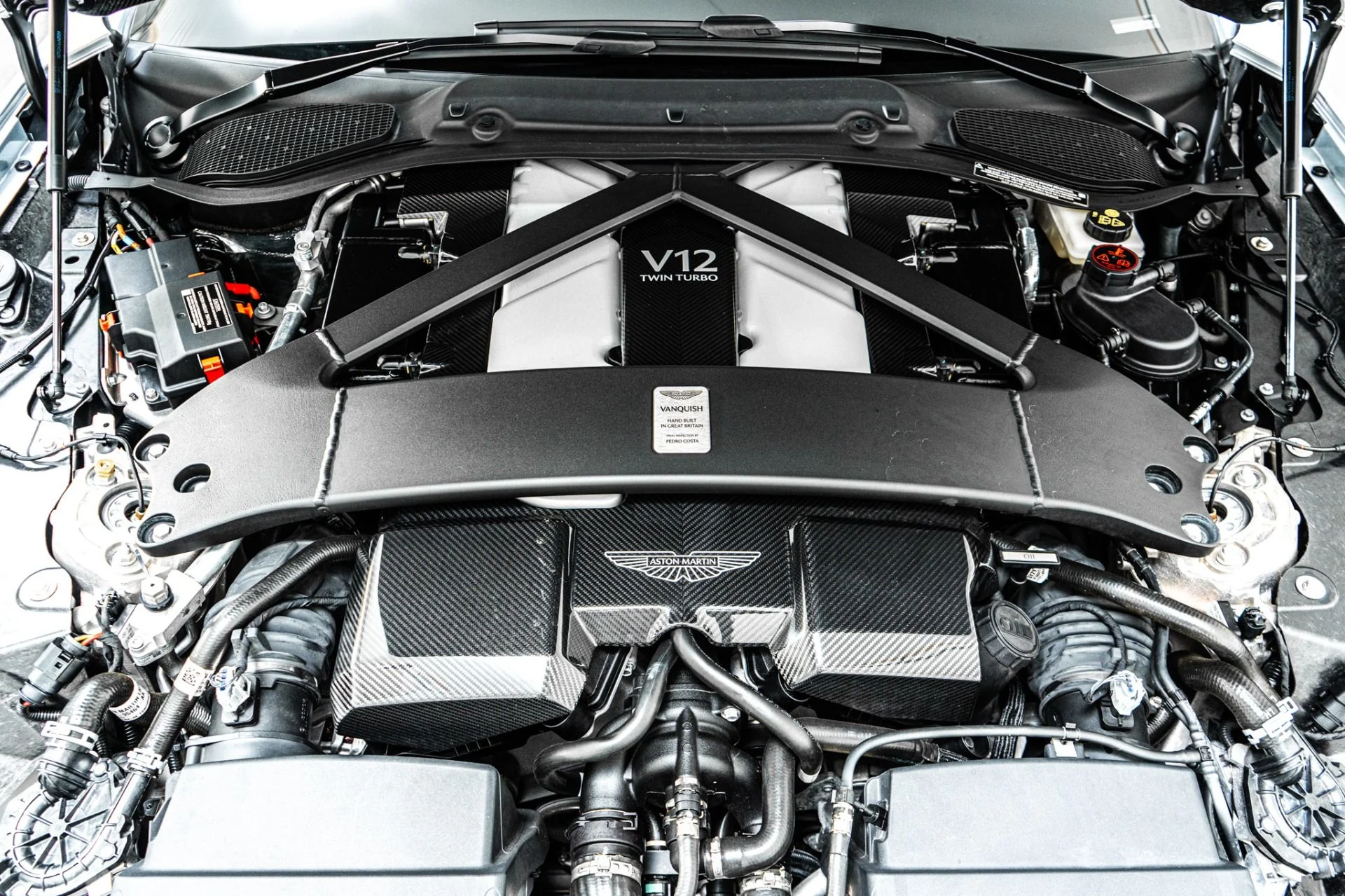 mph011_2411693390_Used_2025_Aston_Martin_Vanquish_Huge_542_K_MSRP_Low_Miles_Extensive_Carbon_Fiber_1786477789_15b025e020