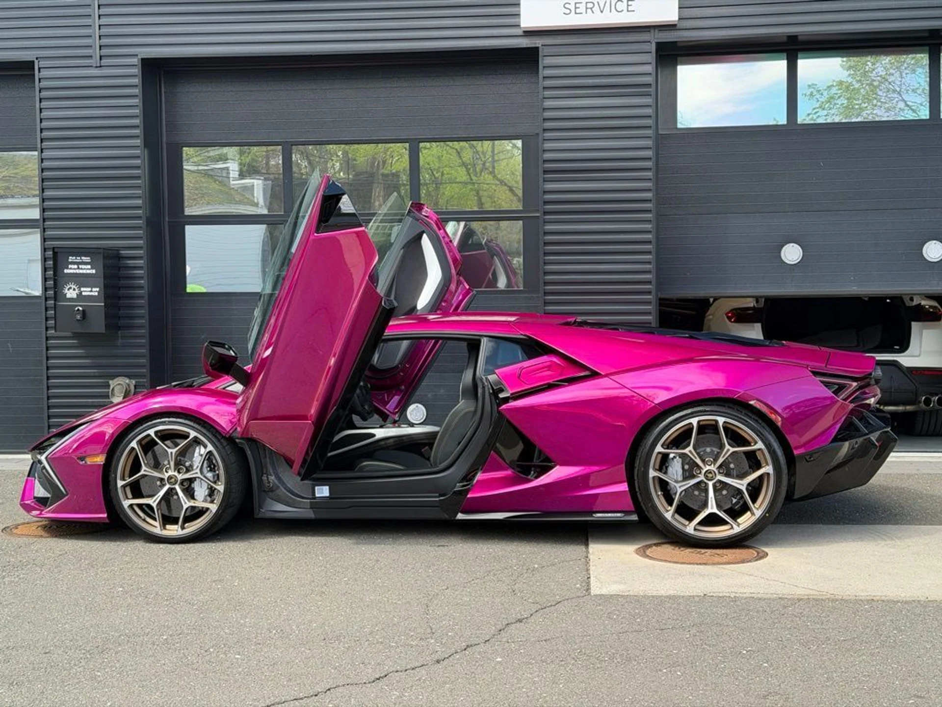 mph011_2413621874_23ceda3f6117d09baaed8876772f31acx_06d45f65e1