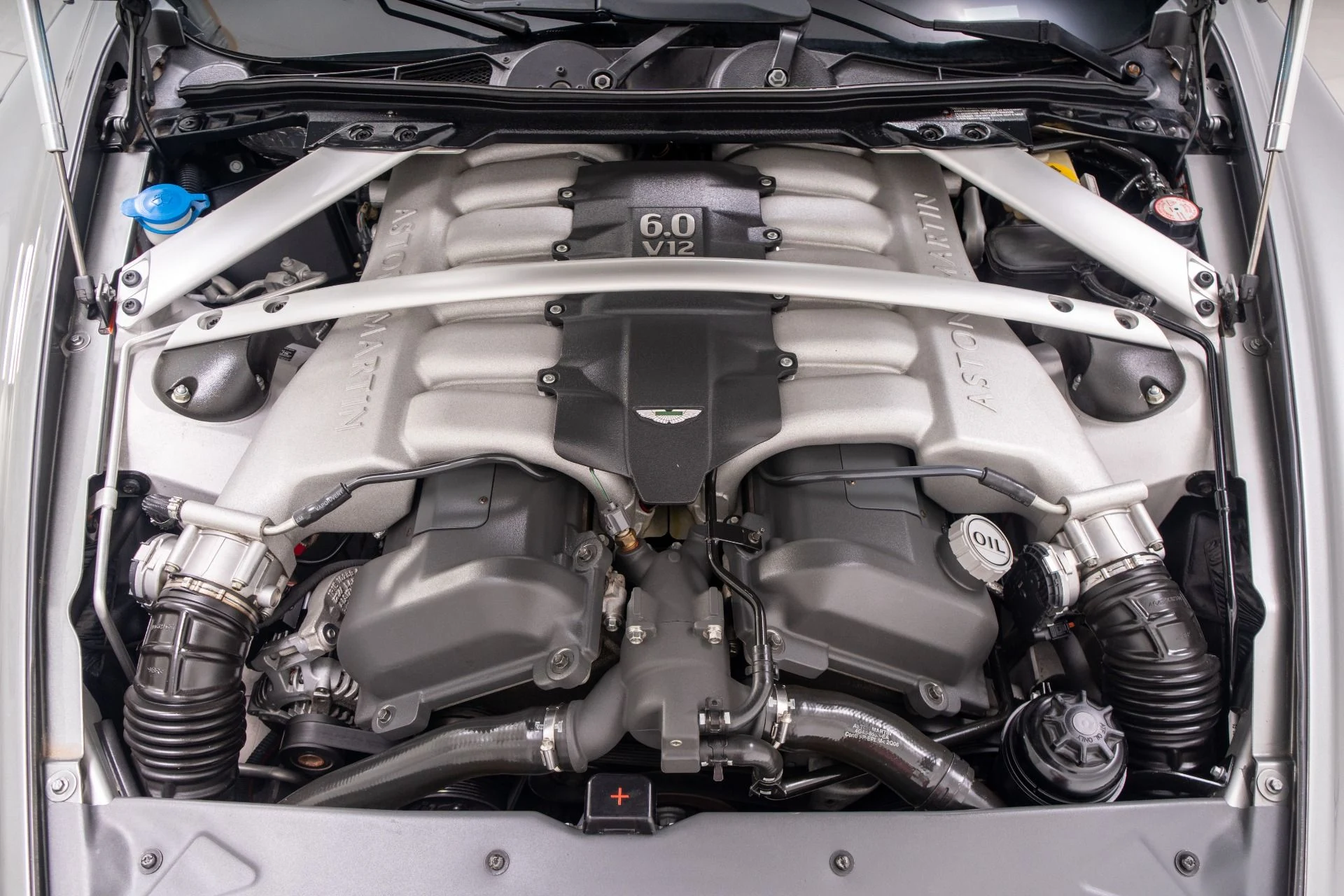mph011_2416341853_Used_2007_Aston_Martin_DB_9_V12_Power_Classic_Lines_1782333379_972ad576f1