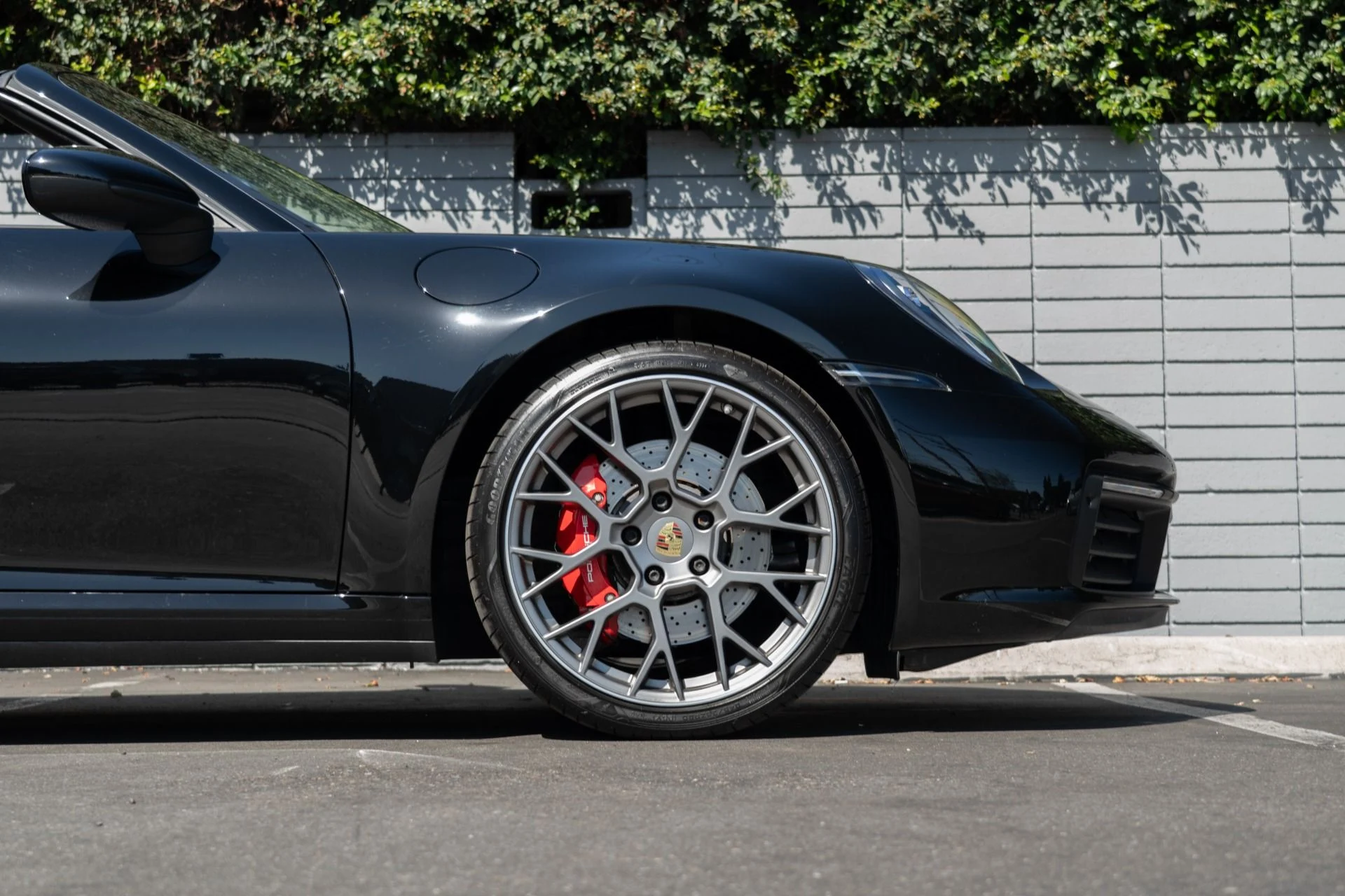 mph011_2425663899_Used_2020_Porsche_911_Carrera_S_1756926775_7bb797f1f3