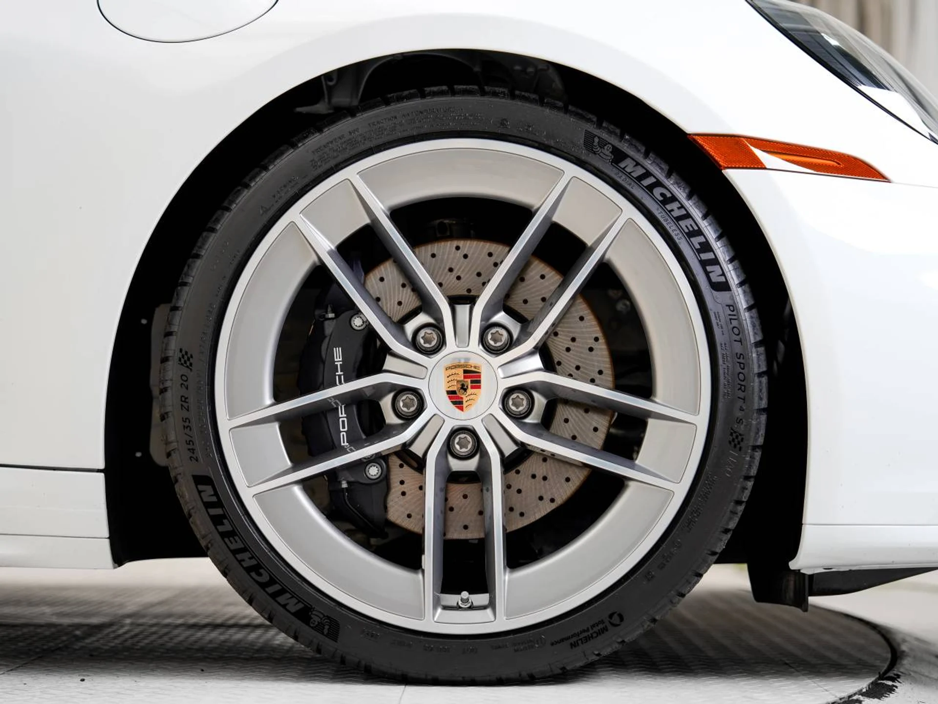 mph011_2437857472_1280_9c968e9475