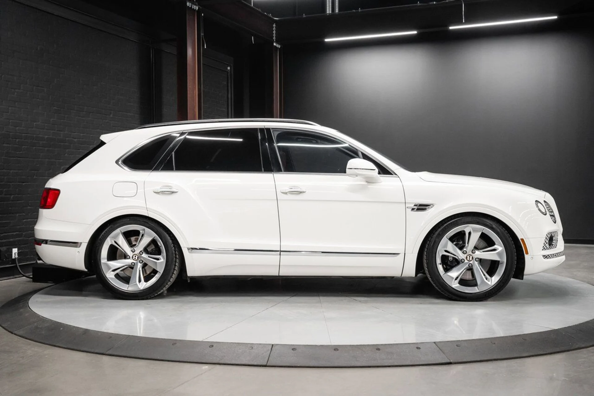 mph011_2441547391_bentley_bentayga_2019_8cccaed02d