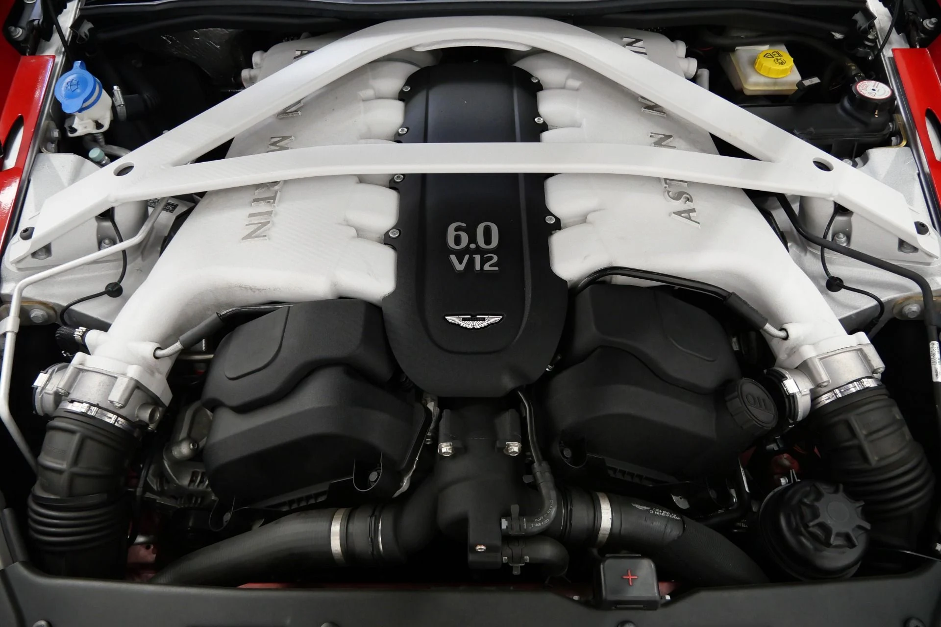 mph011_2441898151_Used_2014_Aston_Martin_Vanquish_AML_Color_V12_Power_Awesome_Sound_1781289634_0fea88fd47