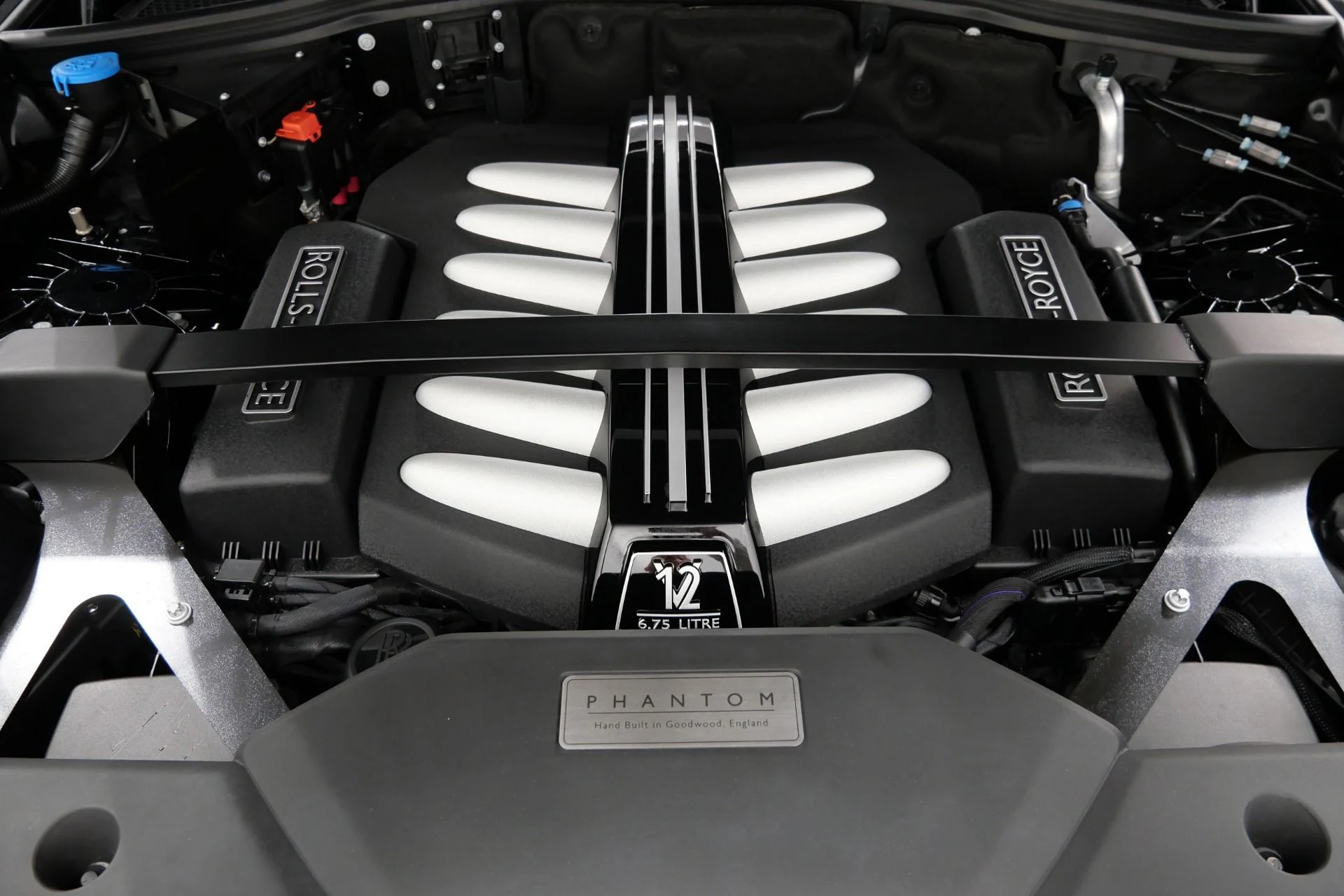 mph011_2442896067_Used_2019_Rolls_Royce_Phantom_The_Phantom_Package_Very_Low_Miles_Bespoke_Audio_1791821565_43d8717346