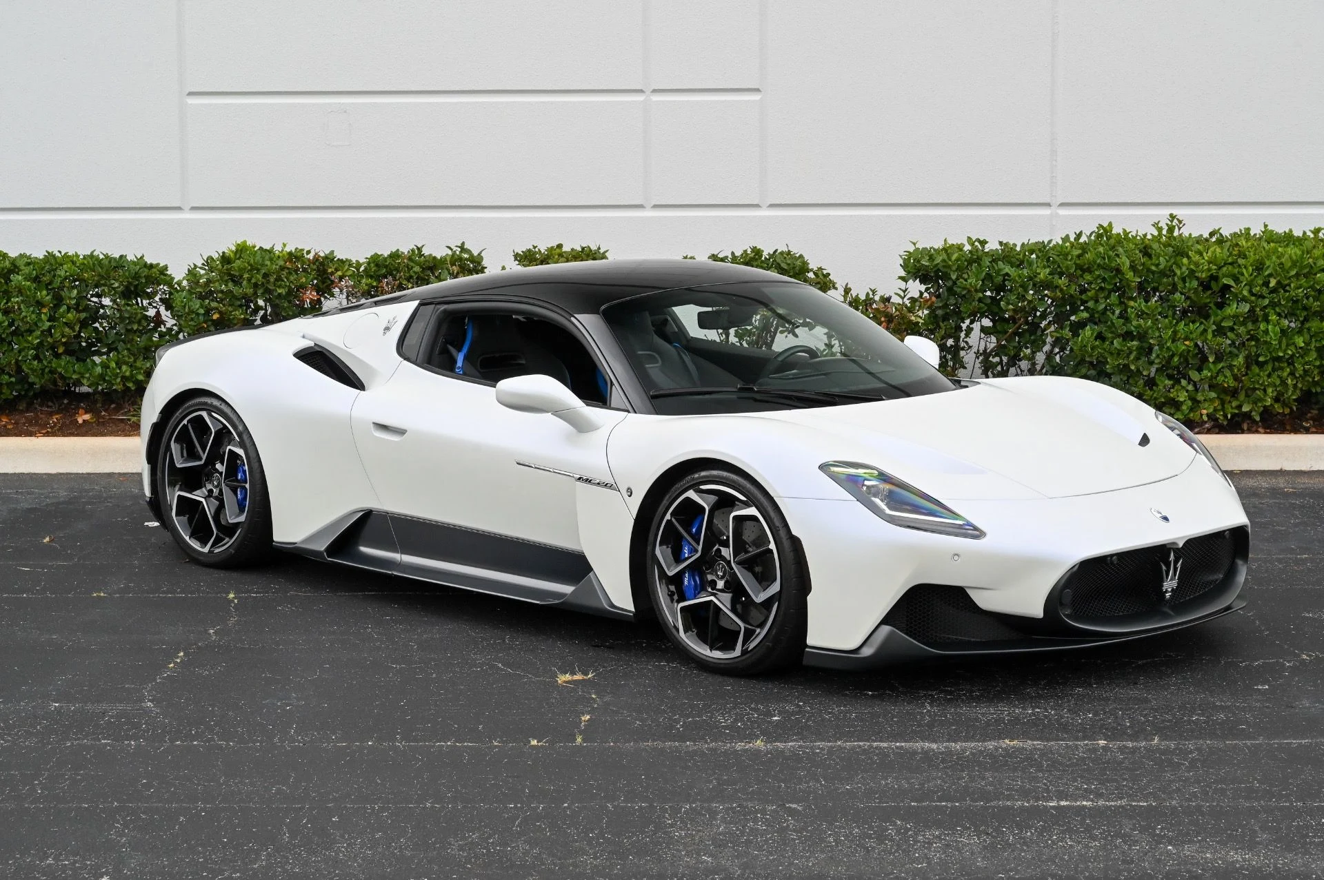 mph011_2443339311_Used_2022_Maserati_MC_20_1715696601_036002280b