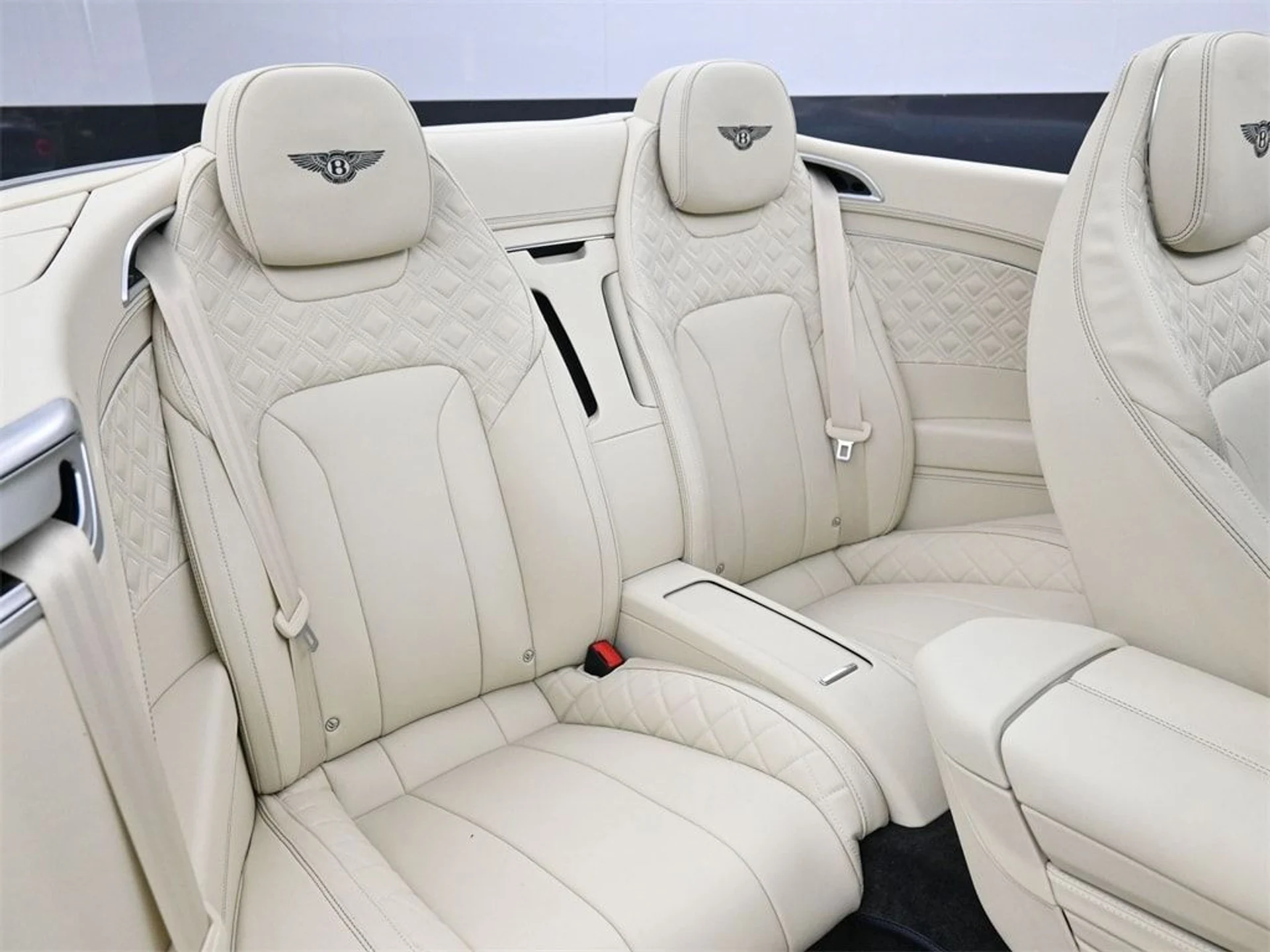 mph011_244596011_0181b505f726ec24e9bddaefb466d8eax_73a38811ba