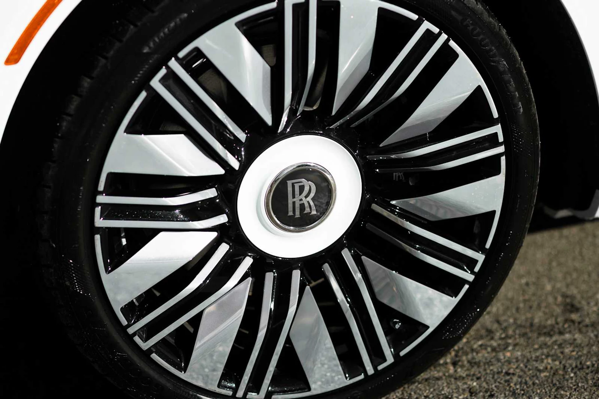 mph011_2446262899_68b6872a73f92ff5015ef2d18fdafac3x_3dfabd1ed9