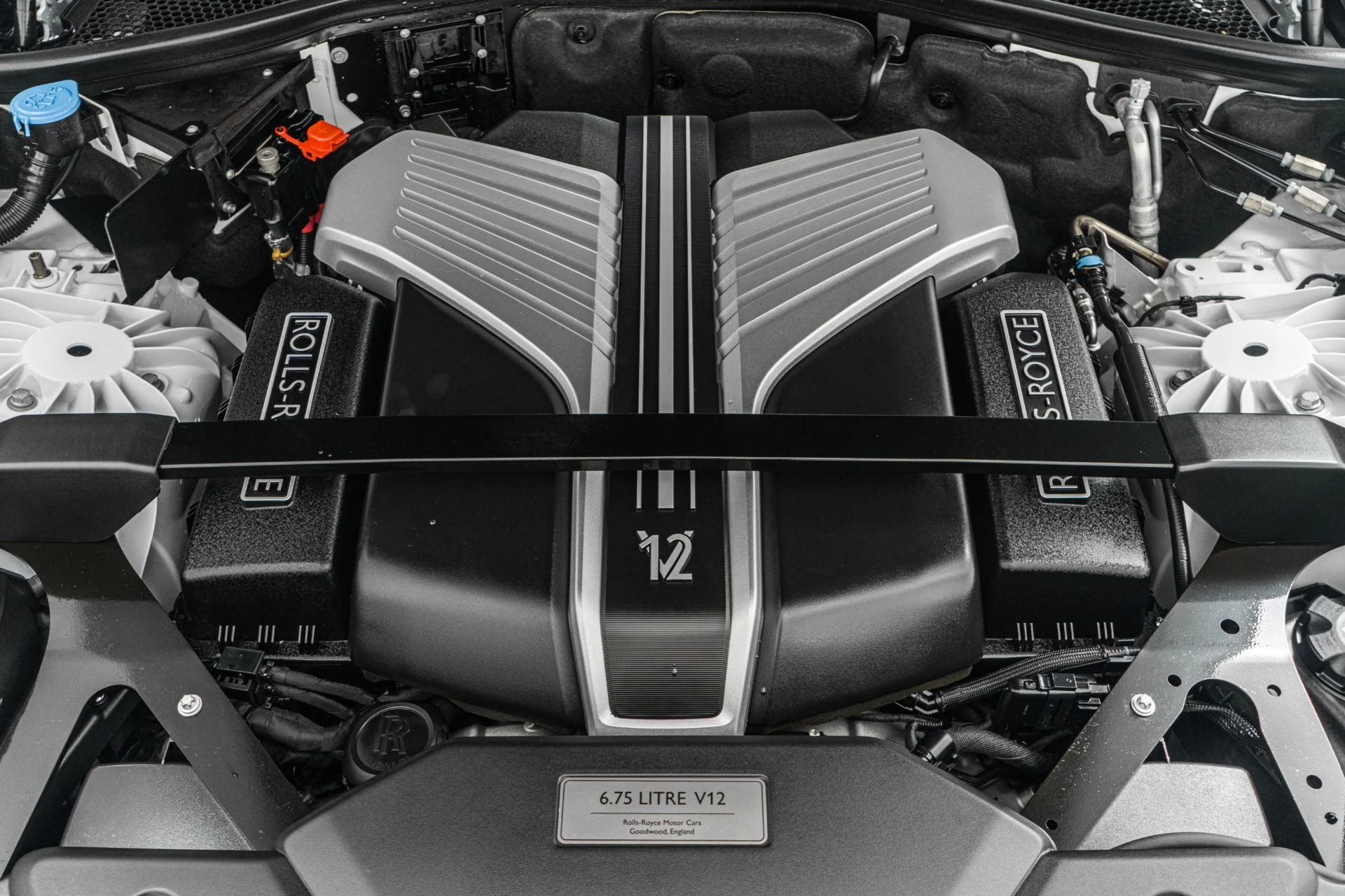 mph011_2447640414_Used_2023_Rolls_Royce_Phantom_Shooting_Star_Headliner_Very_Low_Miles_1768421489_f63efa9597