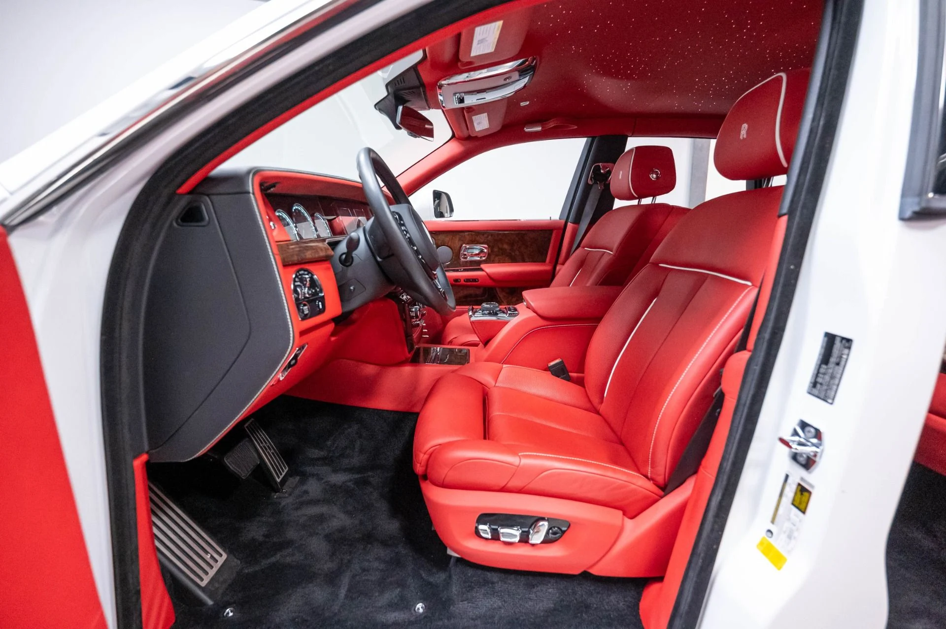 mph011_2453713712_Used_2019_Rolls_Royce_Phantom_1787168421_225bf7481d