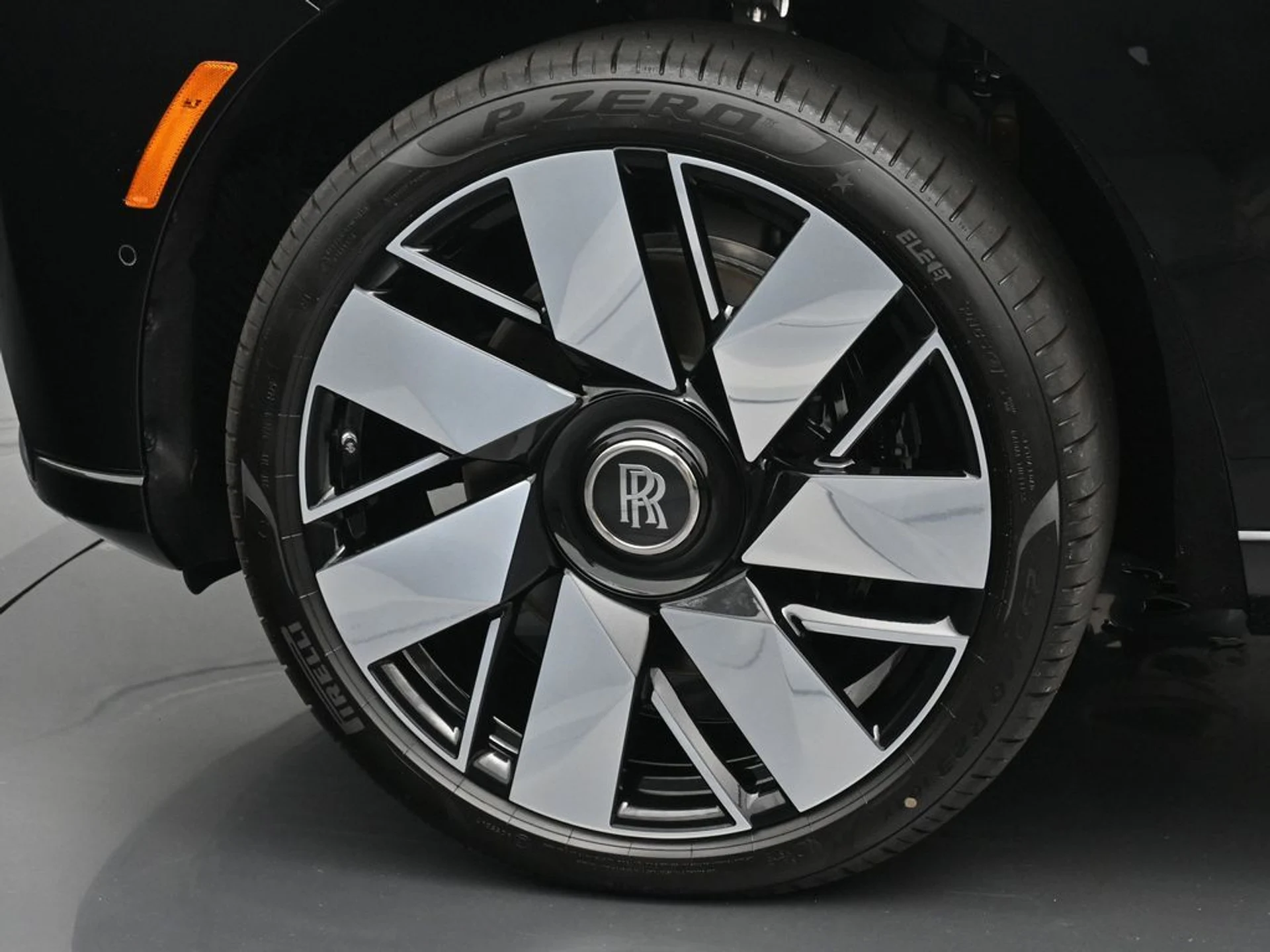 mph011_2453720259_fbdd3268e5b8b490edbd5f7c99146697x_1aab1ee9b9