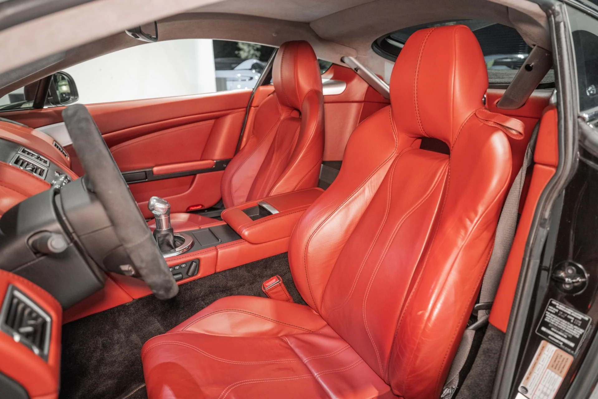 mph011_245538632_Used_2011_Aston_Martin_V12_Vantage_1762183015_1e9d032c03