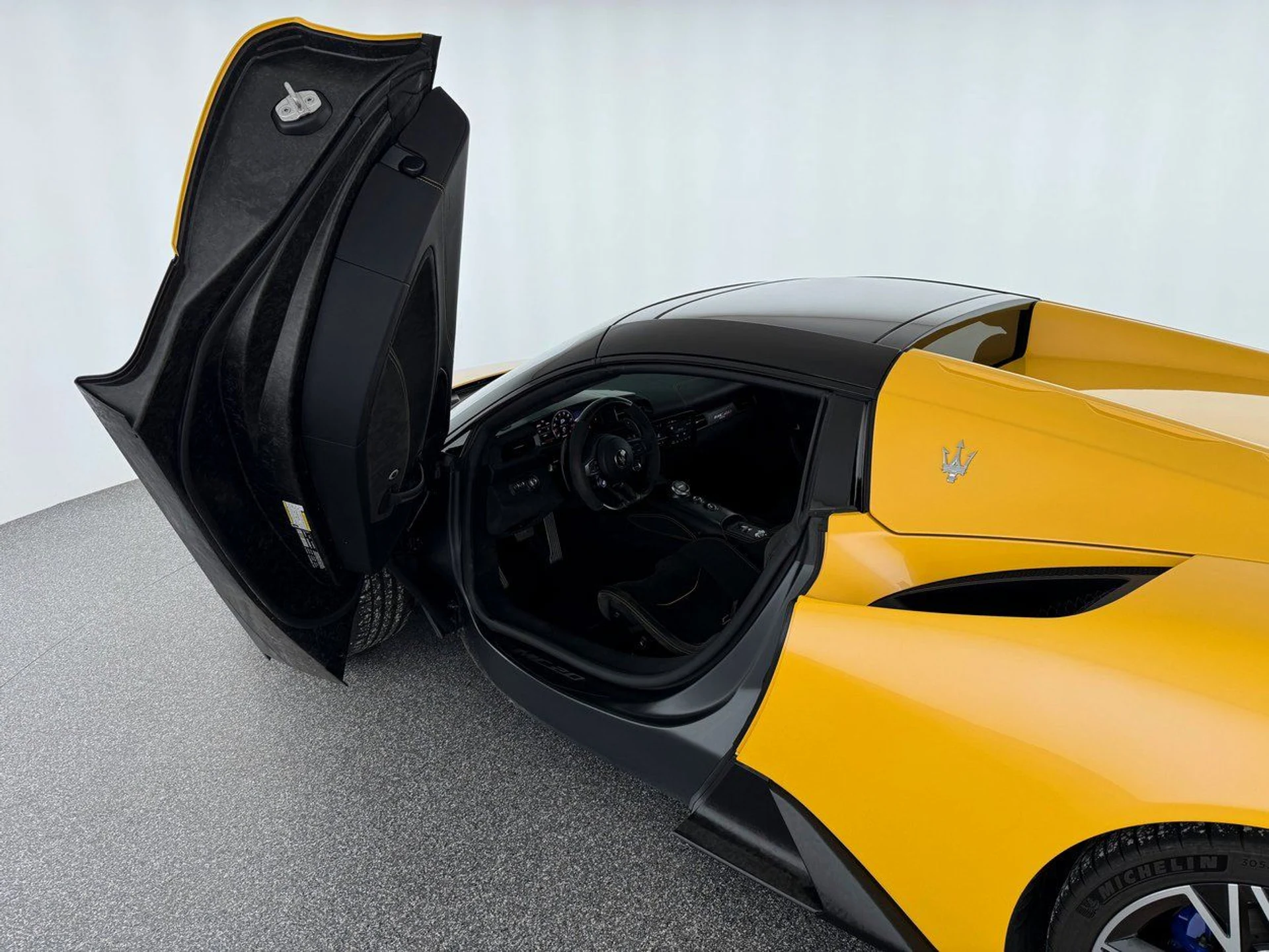 mph011_2456196670_5a413b40f39631a62d21c0f69977b6afx_af2eda1e12