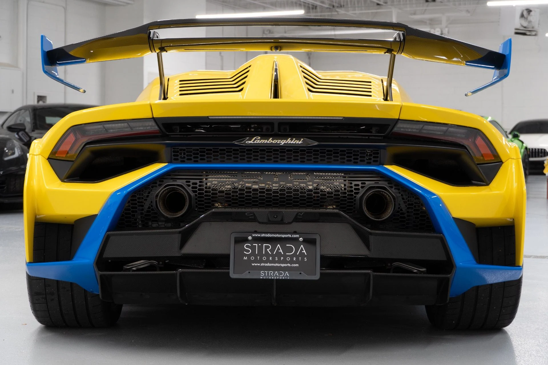 mph011_2458191728_Used_2022_Lamborghini_Huracan_STO_1733941664_9717787c7c