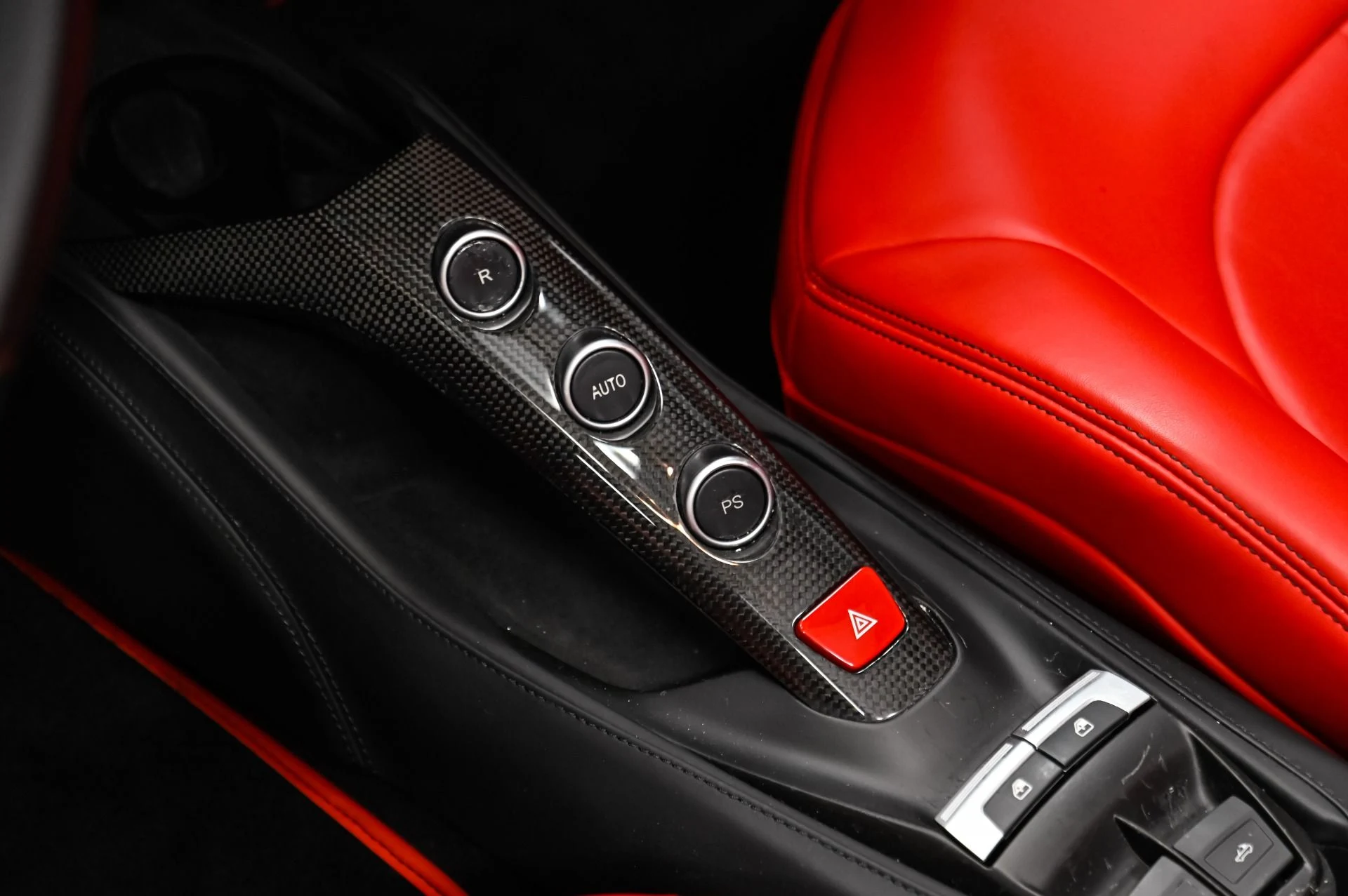 mph011_246379554_Used_2018_Ferrari_488_Spider_1790629033_695bf32197