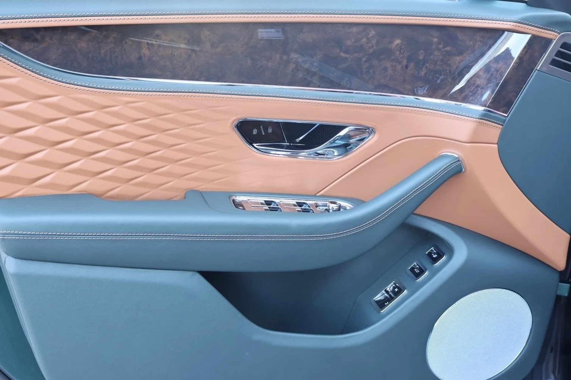 mph011_246486107_12_5db1289eb3