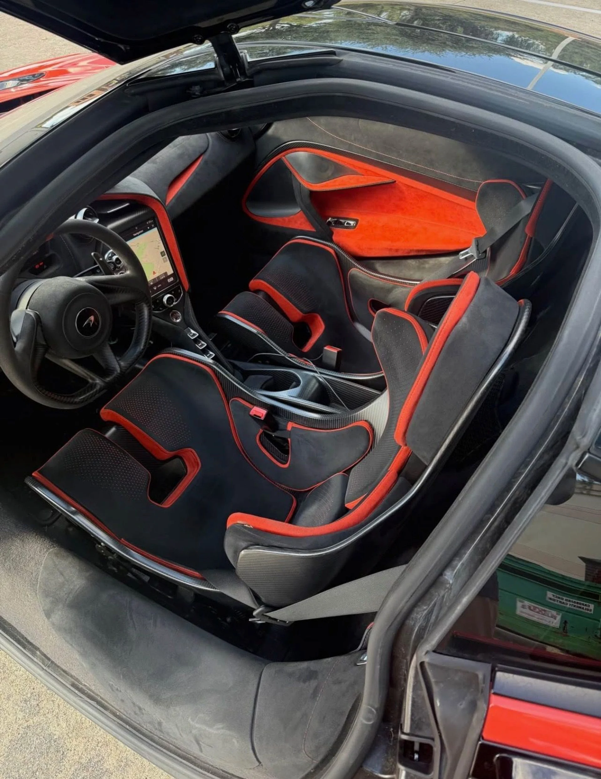 mph011_2466277038_Used_2021_Mc_Laren_765_LT_1760386602_9d11cd71de