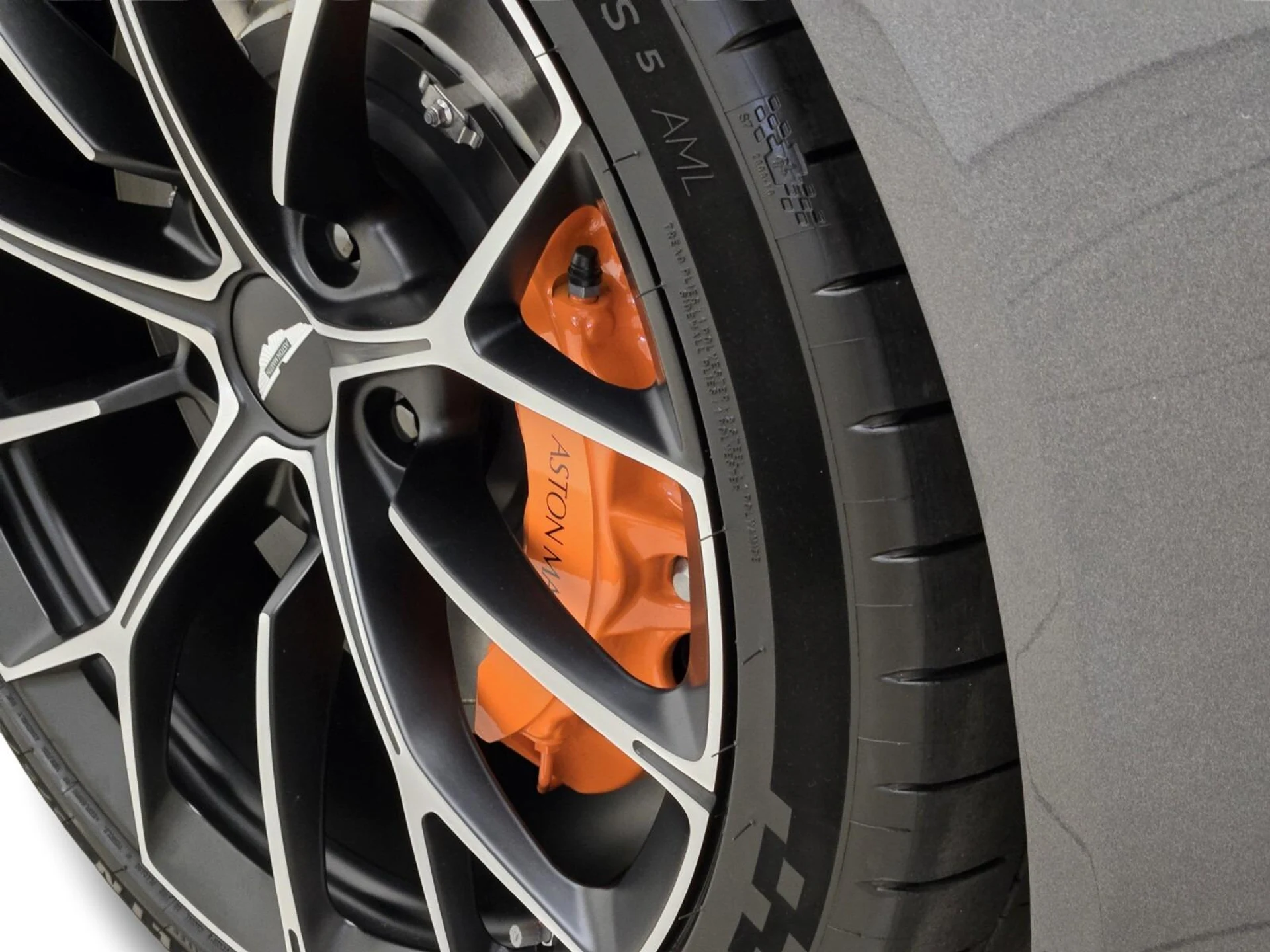 mph011_2467044467_New_2026_Aston_Martin_Vantage_S_1775539099_a891ed9471