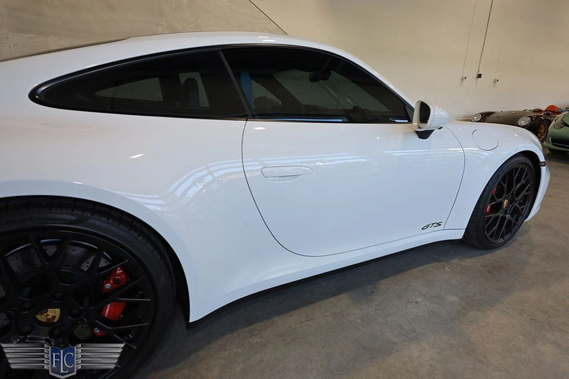 mph011_2467951598_used_2024_porsche_911_carreragtsmanualcoupe_9689_22738585_12_1024_ec71c50410