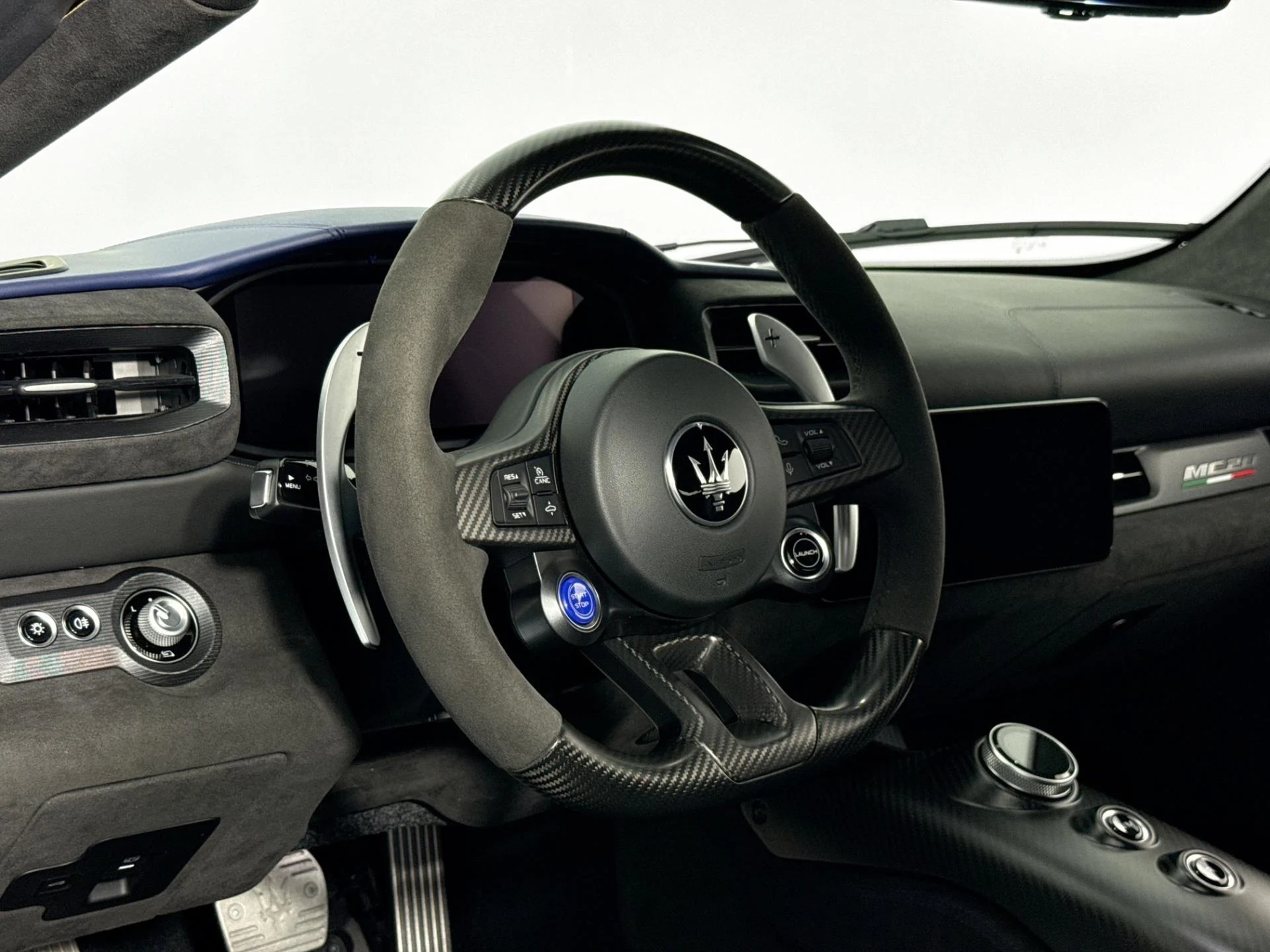 mph011_2469532474_Used_2023_Maserati_MC_20_1784665816_647ef94d2b