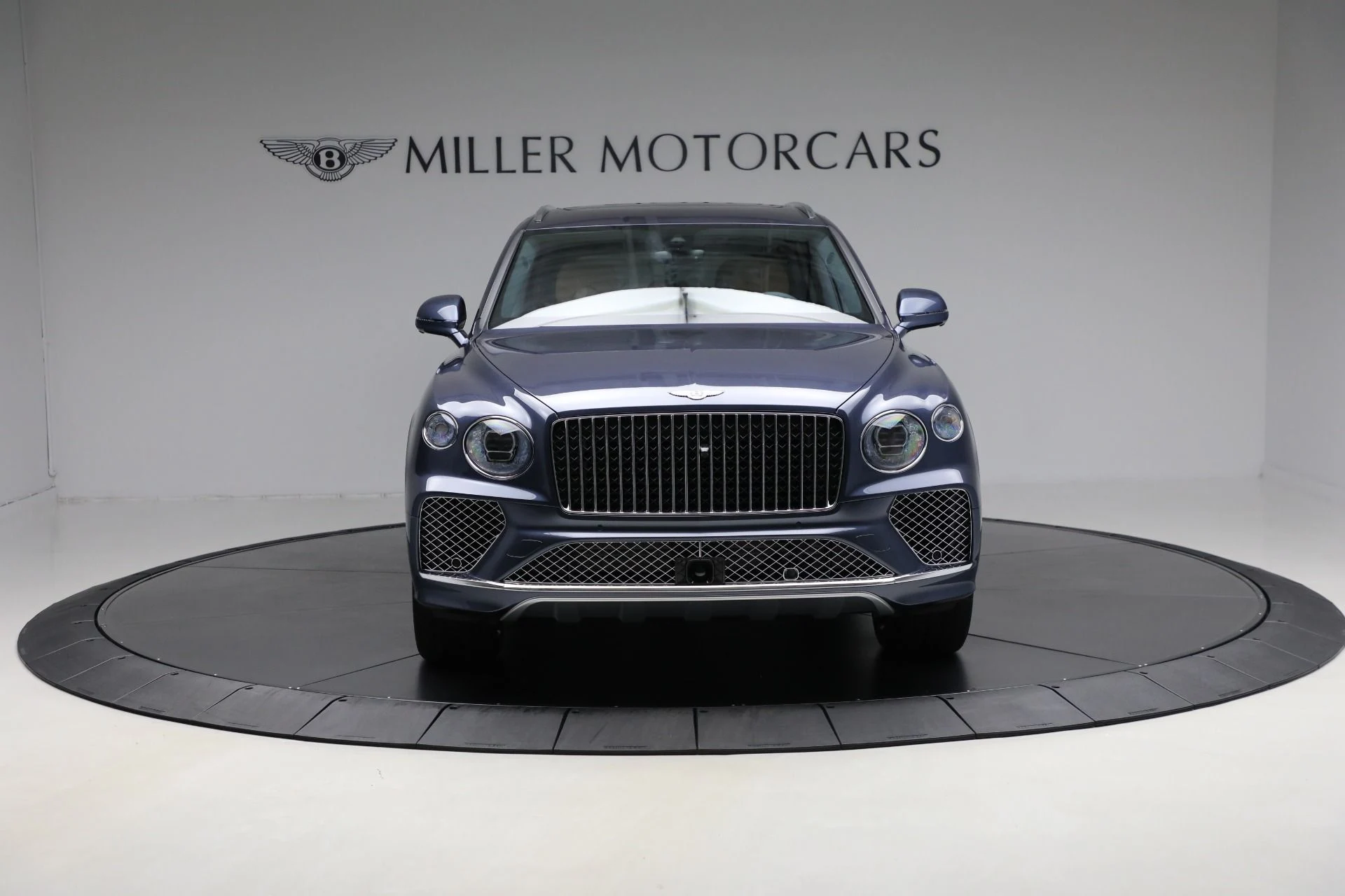 mph011_2481722391_Used_2025_Bentley_Bentayga_EWB_Azure_V8_1761149481_b0ee0c835f