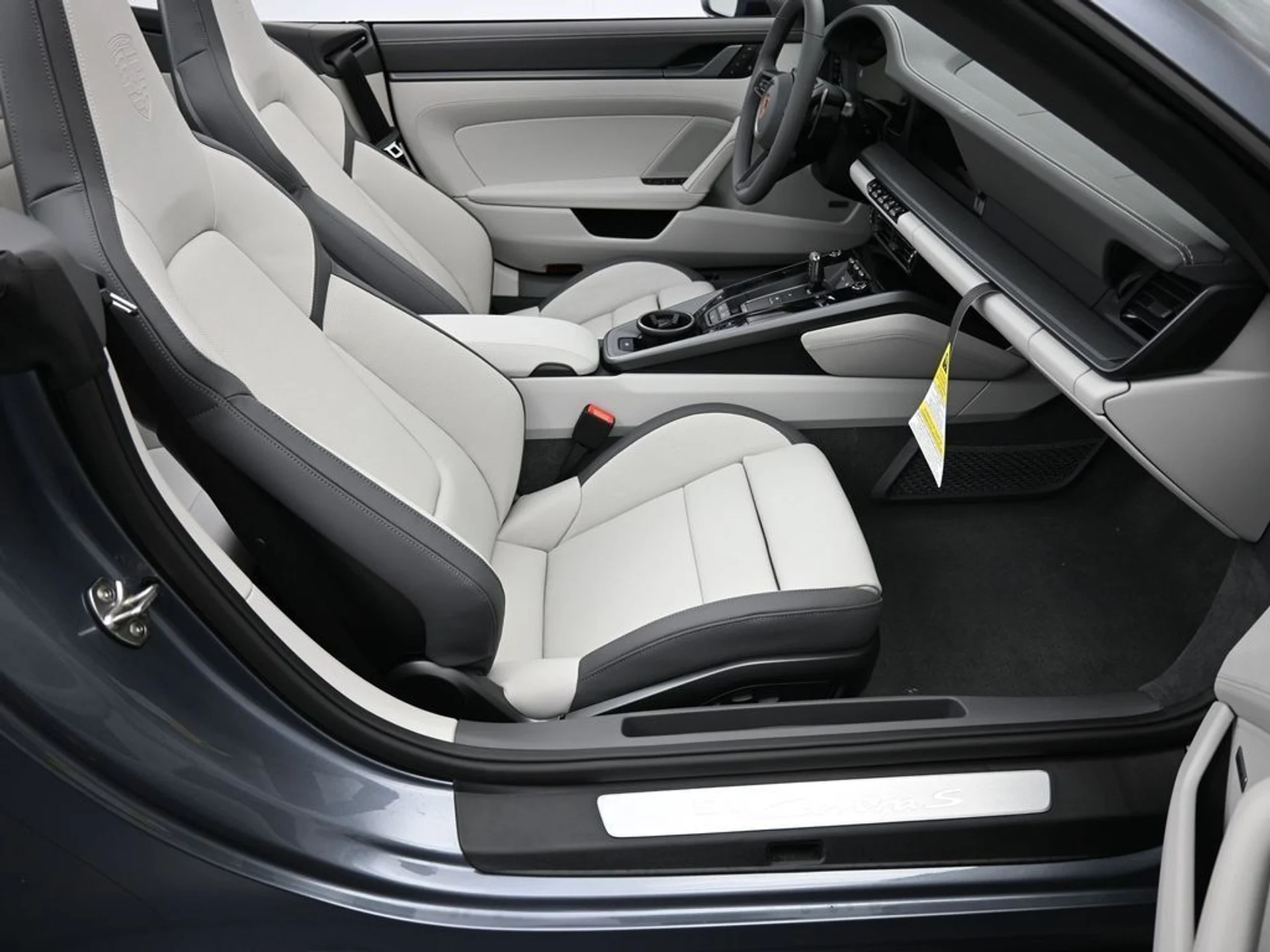 mph011_2483282634_41c022e83fee4326125dad83e54b928f_19015f4c0e