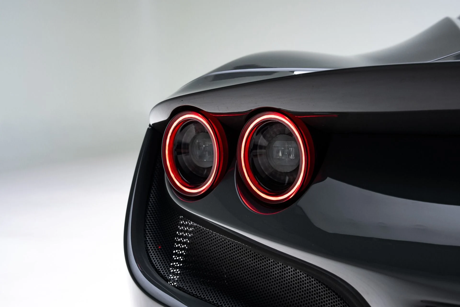 mph011_2483690287_Used_2022_Ferrari_F8_Tributo_1775088257_f1189566ee