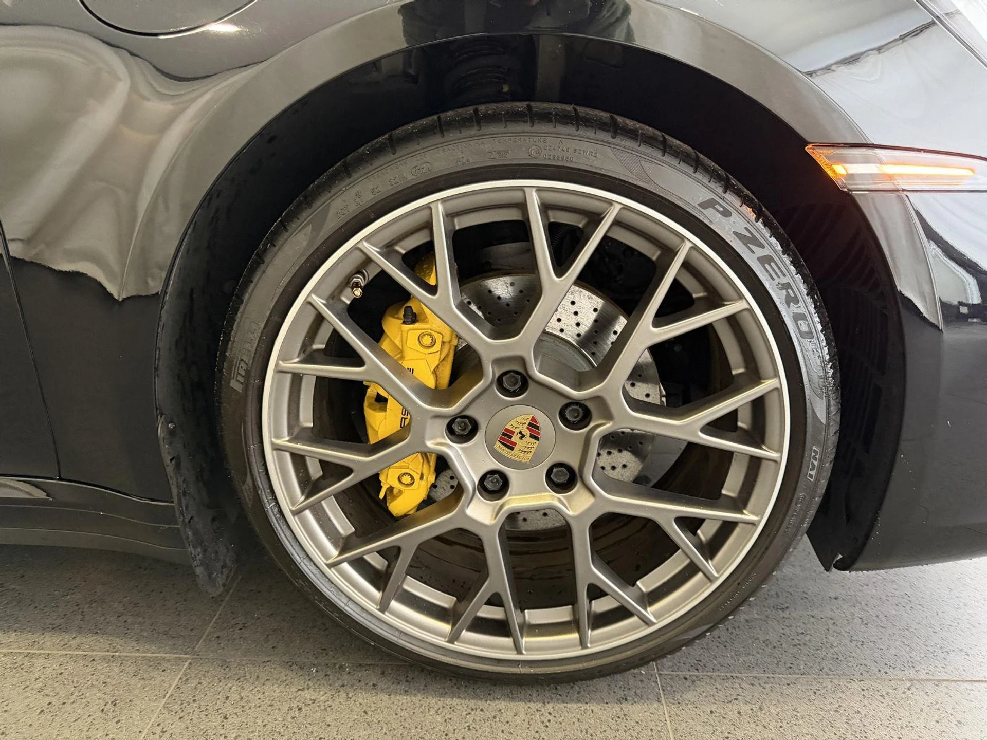 mph011_2488562612_c8311c722b9cc1ec48bd596d6ce7dde6x_8434735d8e