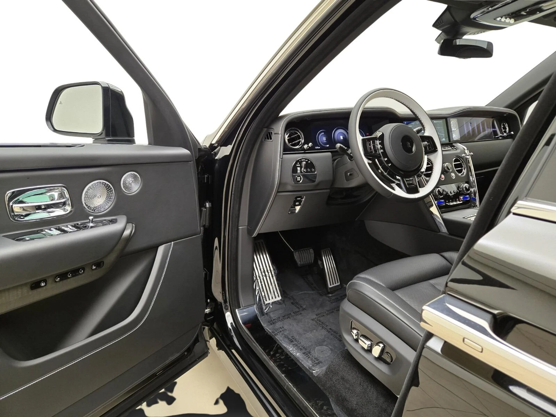 mph011_2503188354_New_2026_Rolls_Royce_Cullinan_1776230138_3396300f82