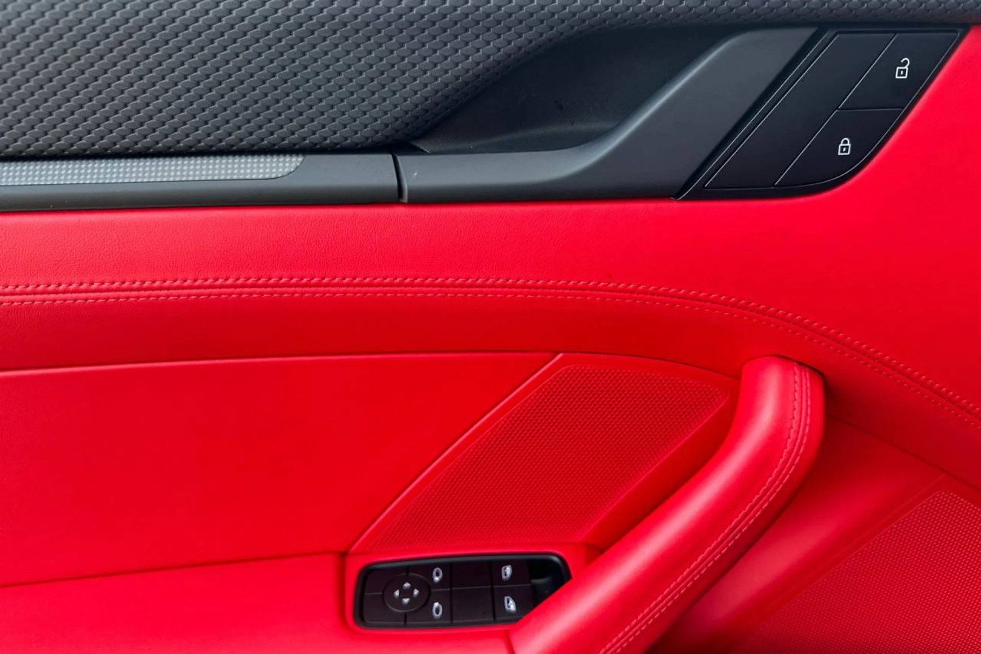 mph011_2503947636_1280_db04fee90e