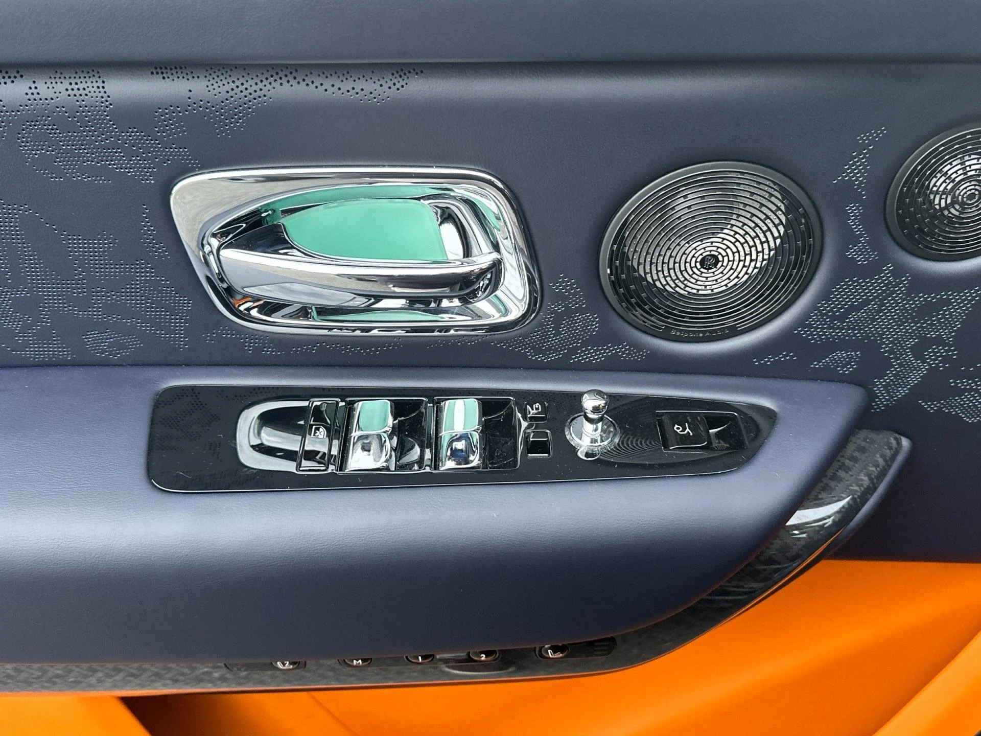 mph011_2505985572_New_2026_Rolls_Royce_Cullinan_Black_Badge_1767193822_42bad4c469