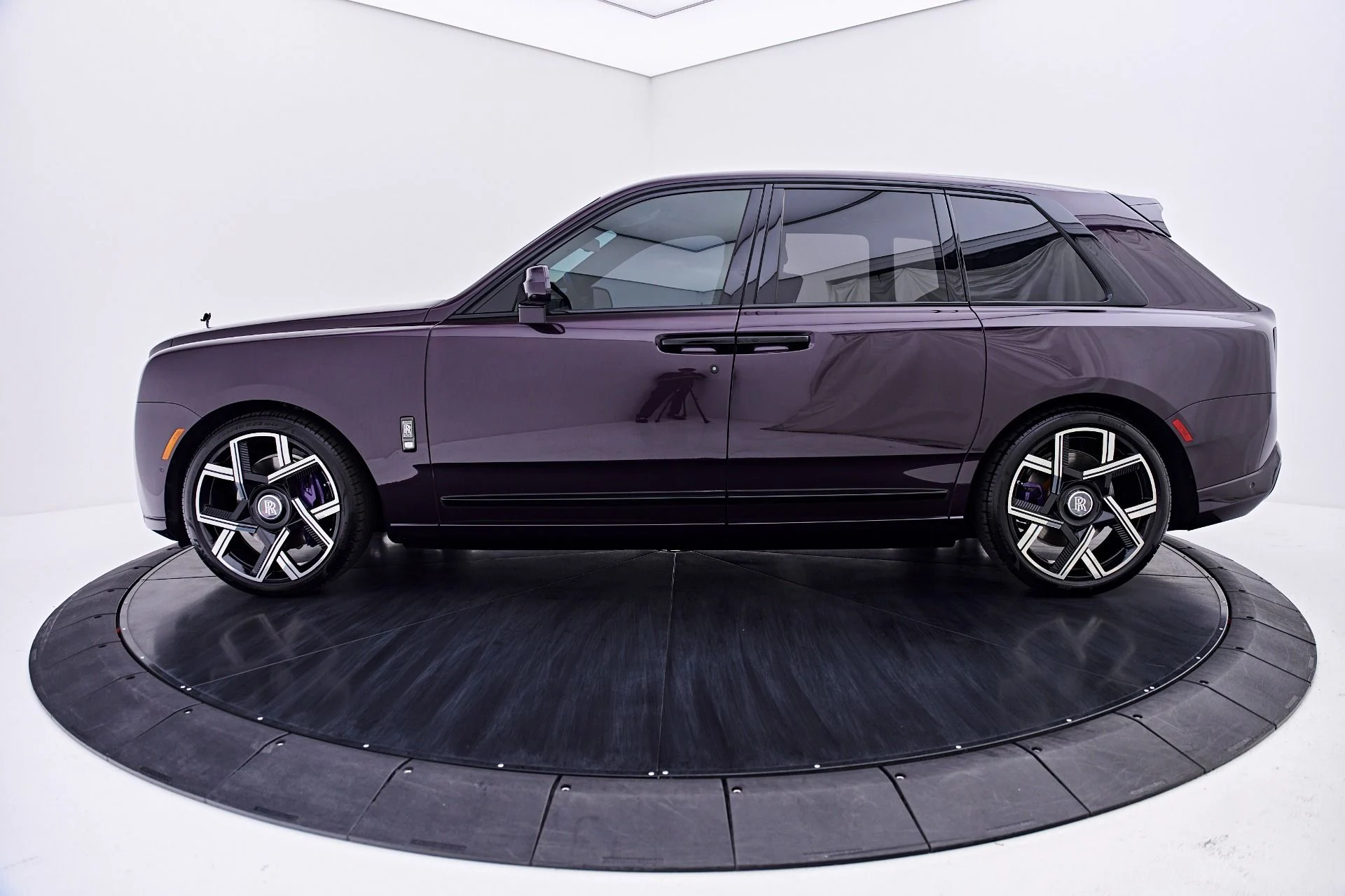 mph011_2507713050_Used_2025_Rolls_Royce_Cullinan_Black_Badge_1788368857_30fd4e3a9c