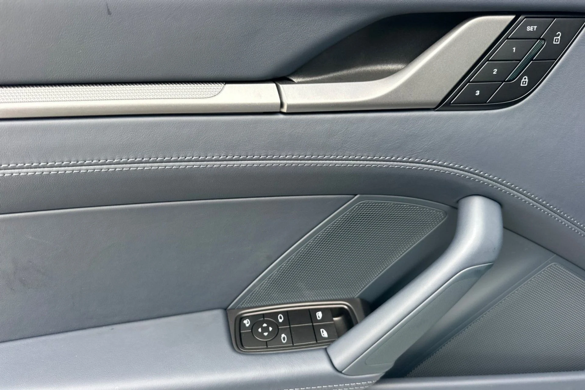 mph011_2510004707_4c0c44acb11700121503e1fba3121e92_779cc20635