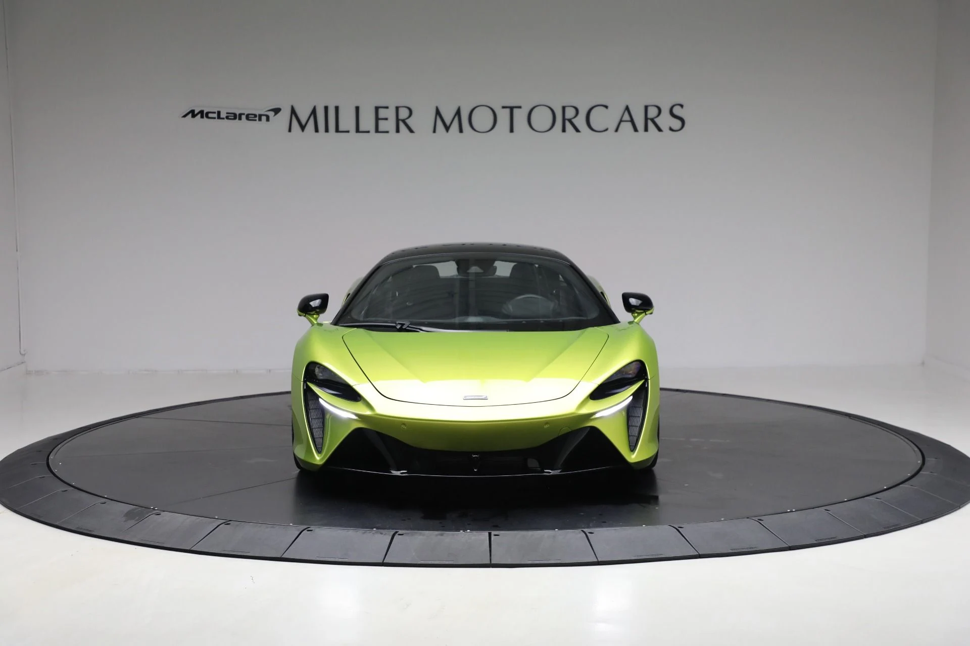 mph011_2510363958_Used_2024_Mc_Laren_Artura_Performance_3bae7de615