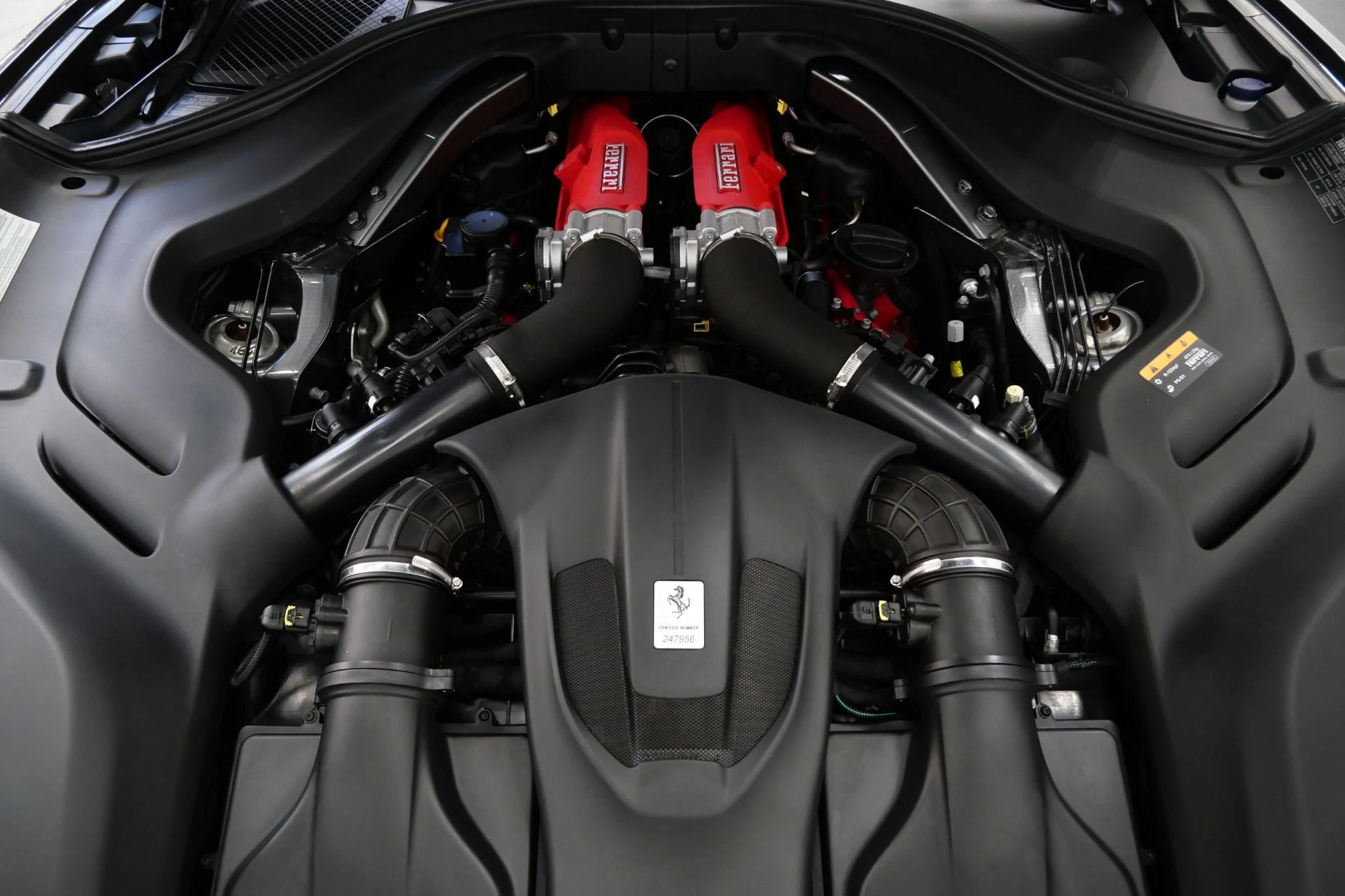 mph011_2512968253_Used_2019_Ferrari_Portofino_Interior_Carbon_Trim_High_Power_Hi_Fi_Magneride_Suspension_1773425740_9d5fb42fa5